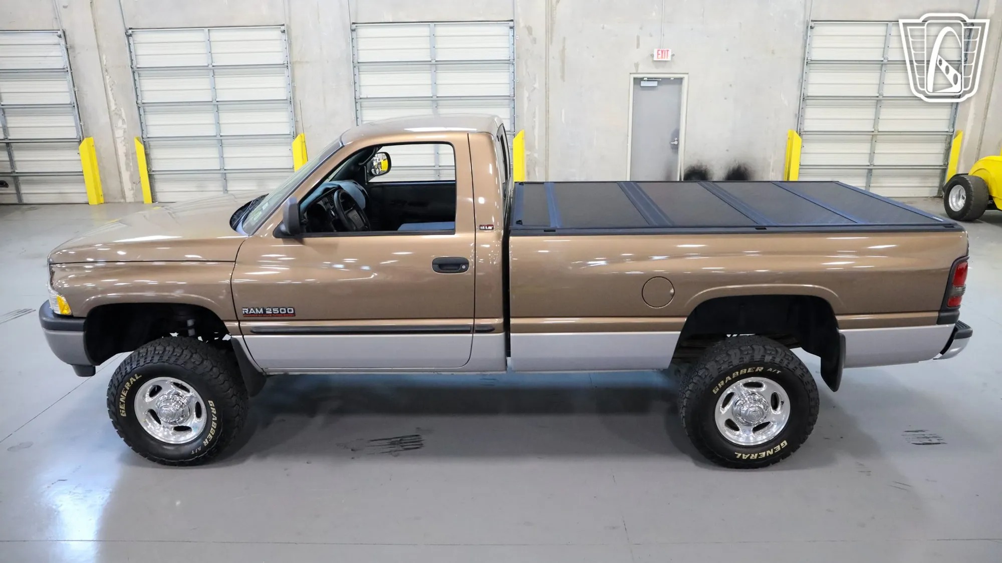 2000 Dodge Ram 2500 Laramie SLT - 2