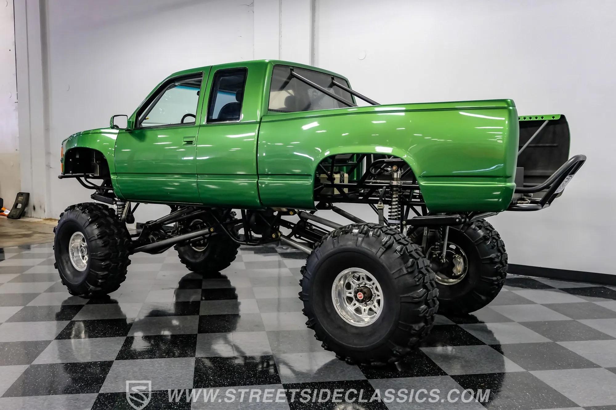 Modified 1988 Chevrolet C1500 Monster Truck - 3