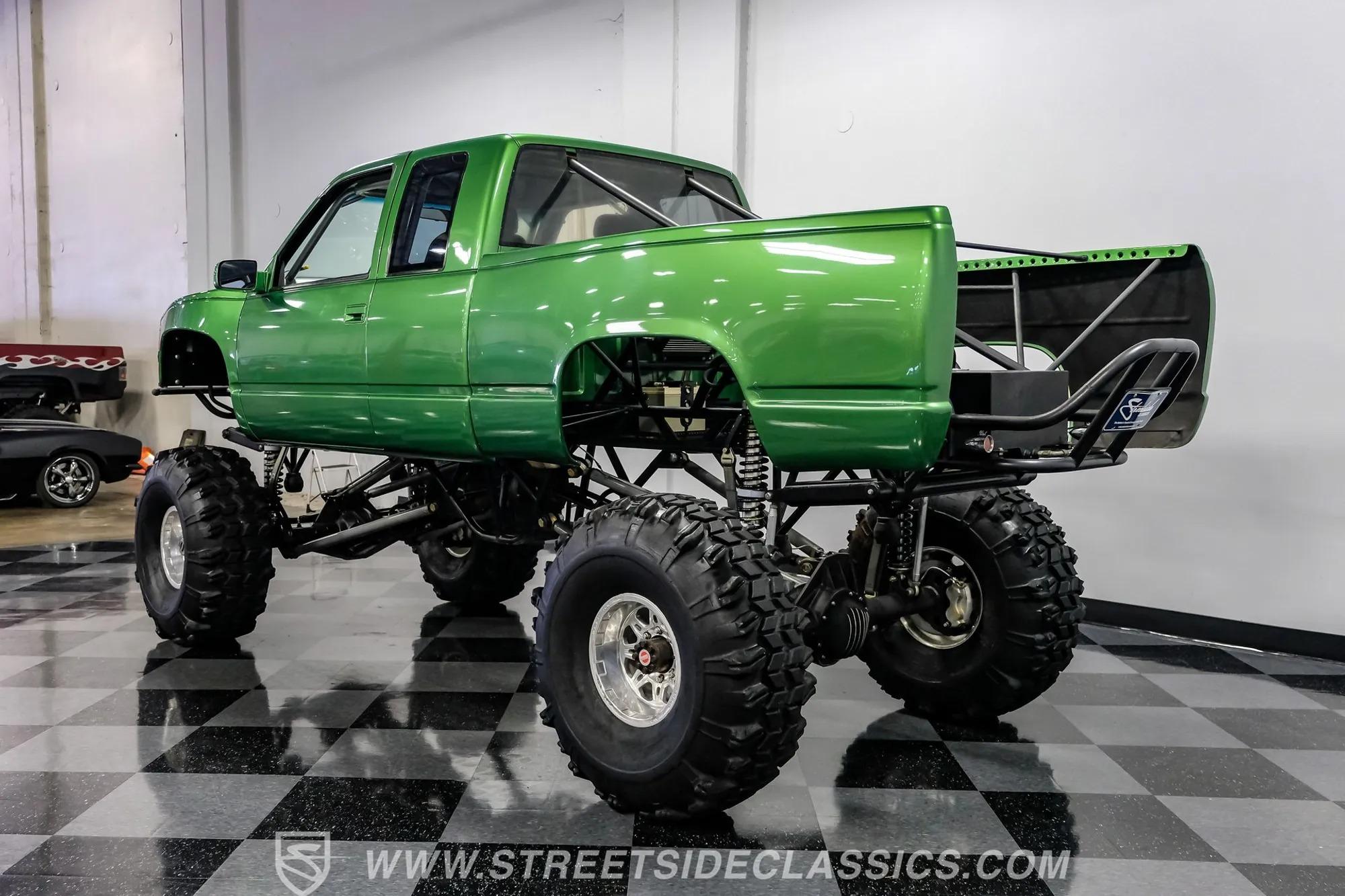Modified 1988 Chevrolet C1500 Monster Truck - 5