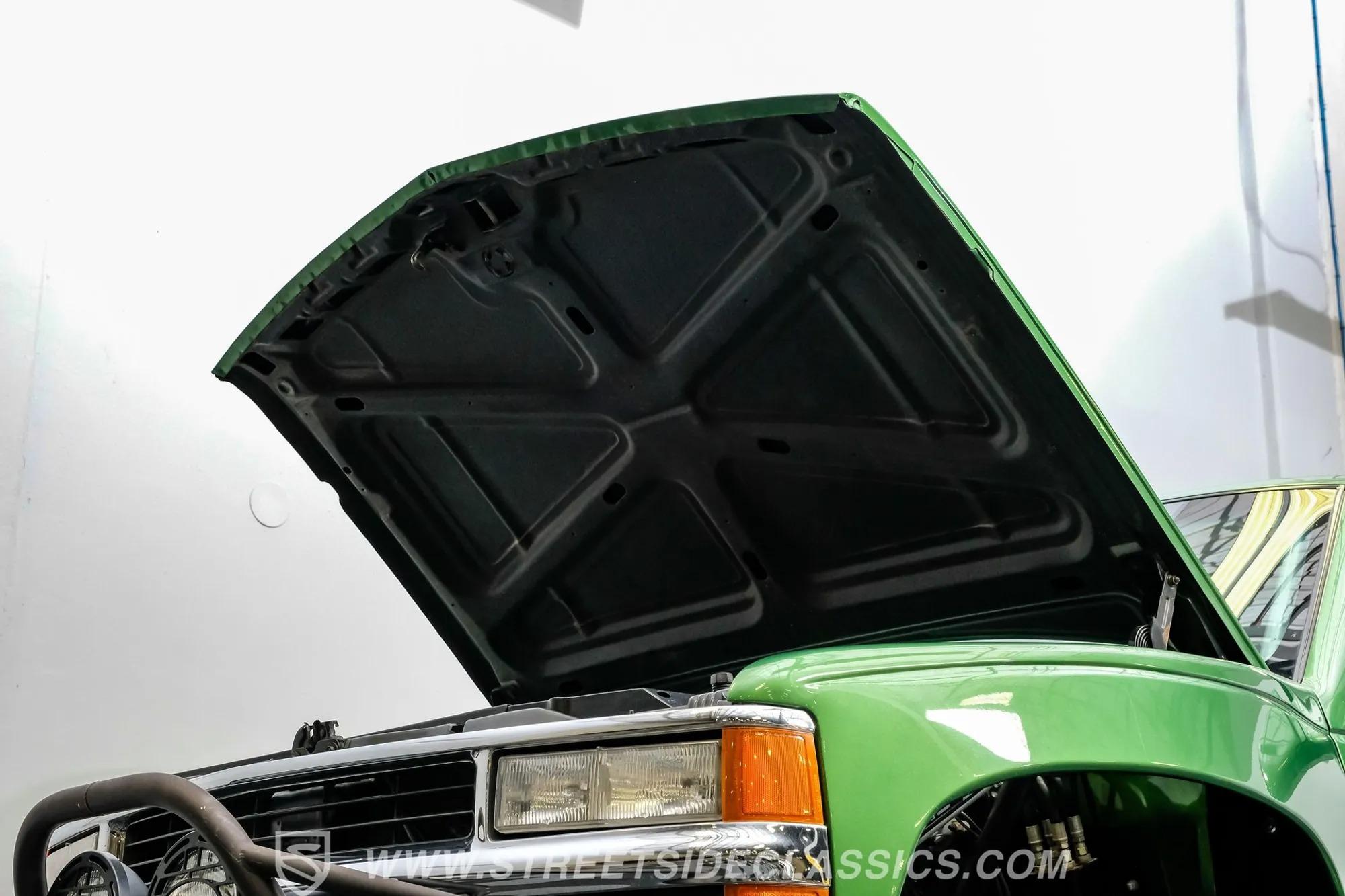 Modified 1988 Chevrolet C1500 Monster Truck