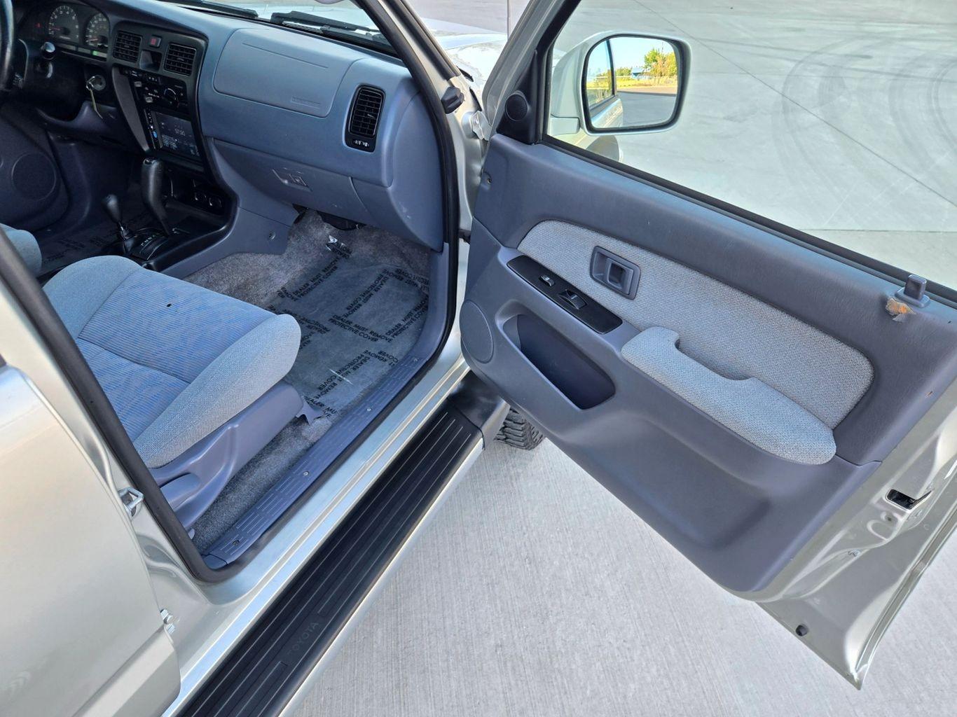 2000 Toyota 4Runner SR5