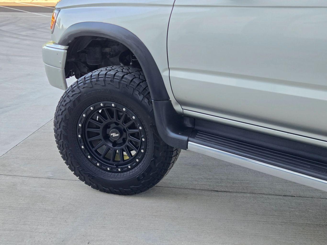 2000 Toyota 4Runner SR5