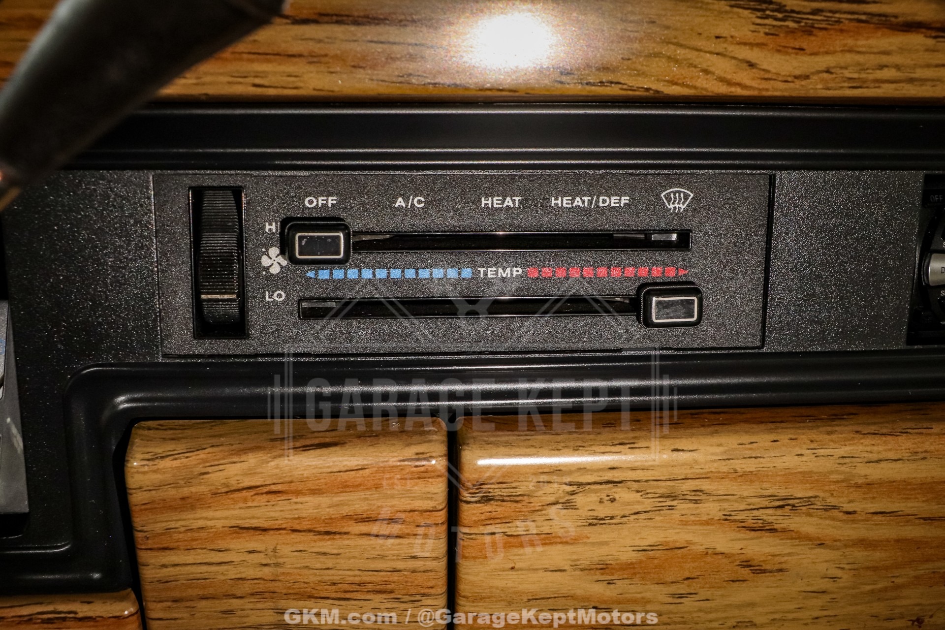 1988 Jeep Grand Wagoneer