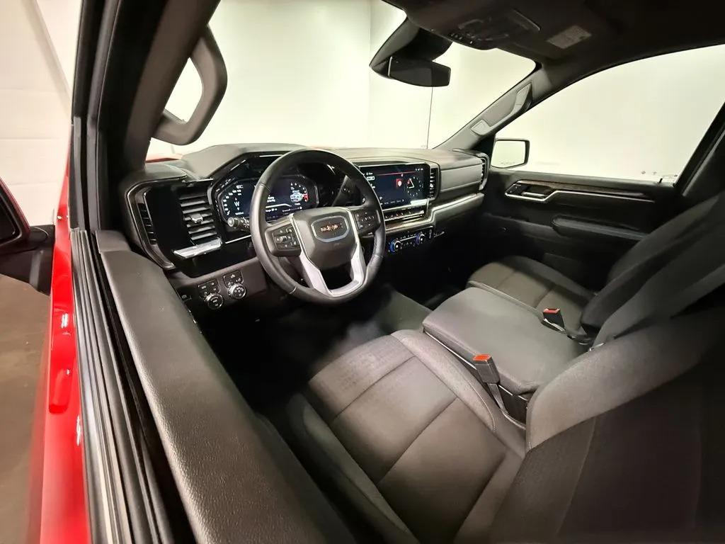 2024 GMC Sierra 1500 Elevation - 2