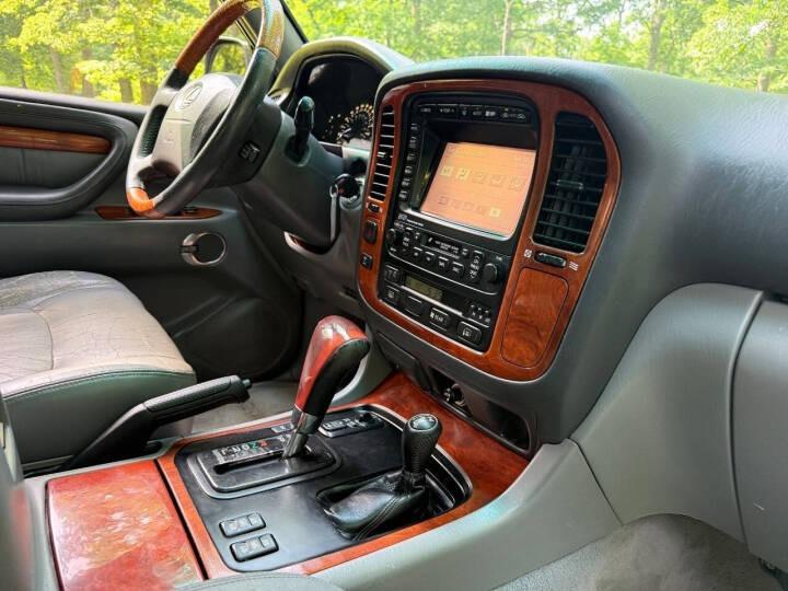 2002 Lexus LX 470