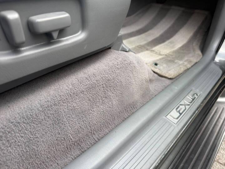 2002 Lexus LX 470