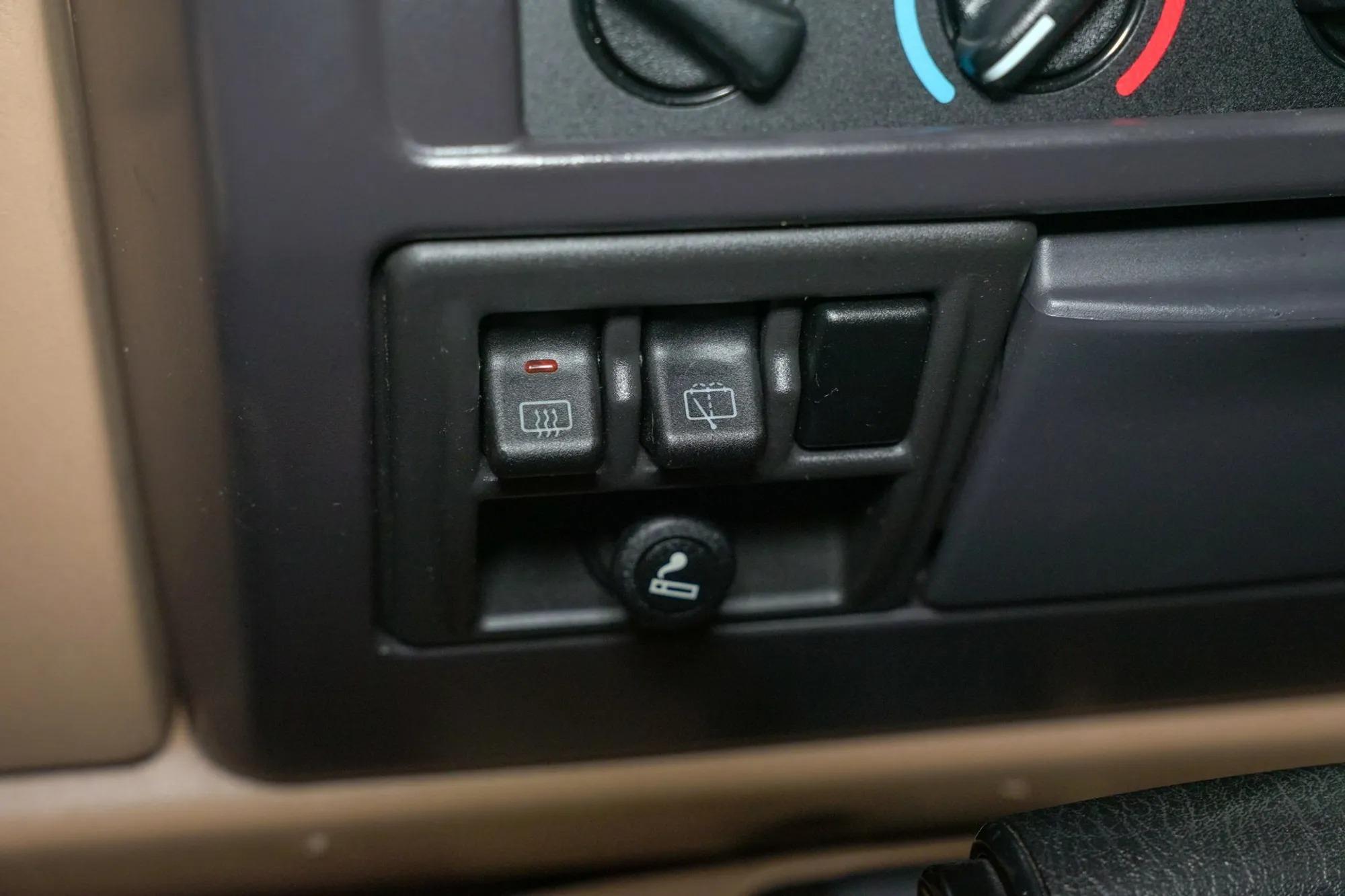 2002 Jeep Wrangler Sahara Edition