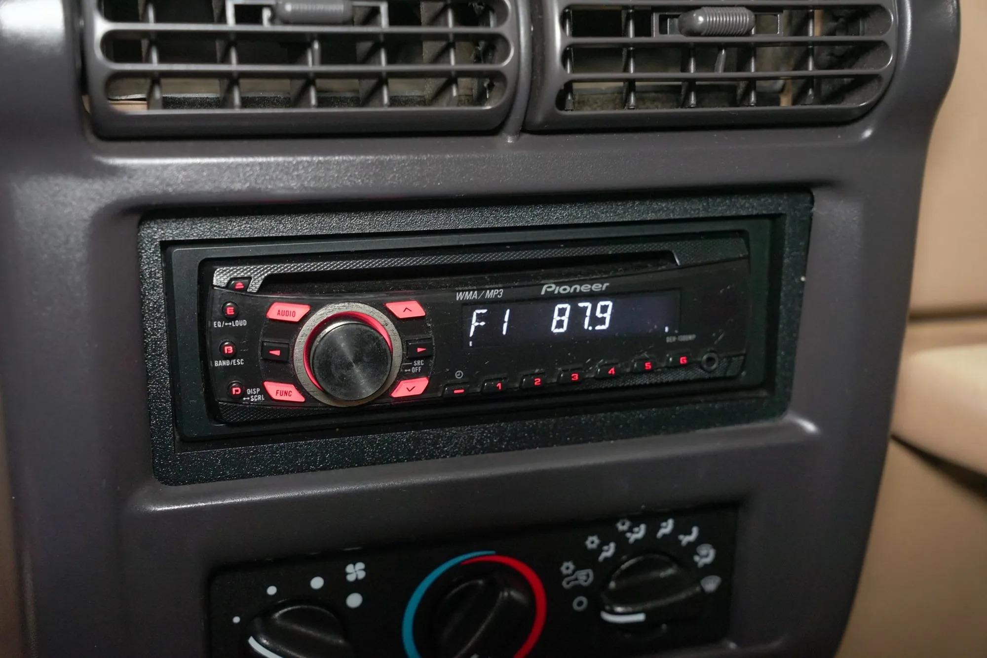 2002 Jeep Wrangler Sahara Edition