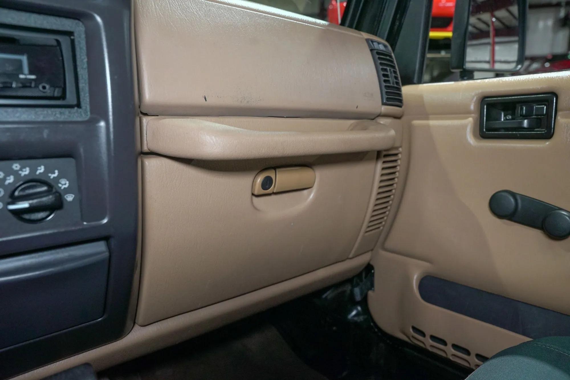 2002 Jeep Wrangler Sahara Edition