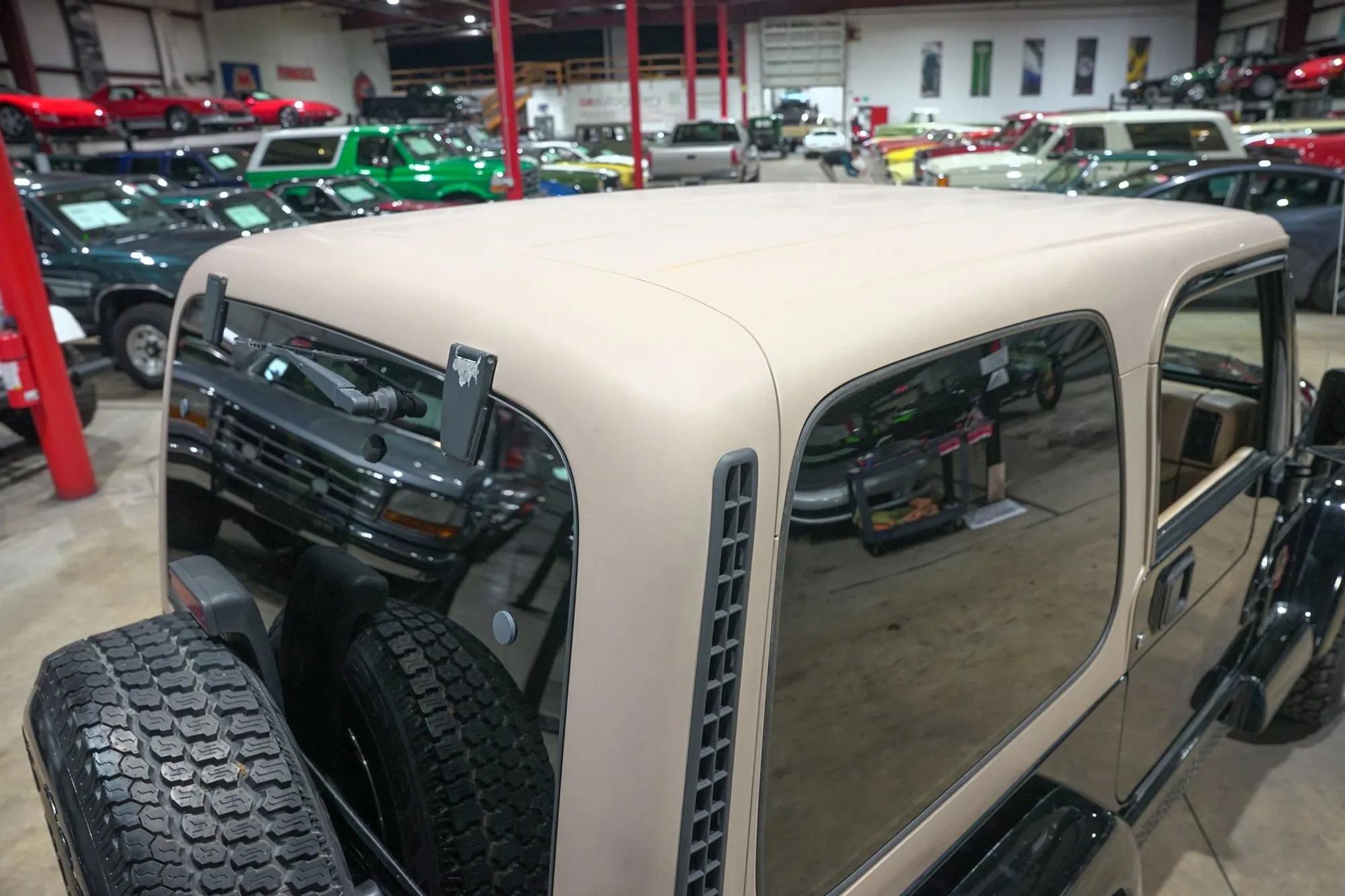 2002 Jeep Wrangler Sahara Edition