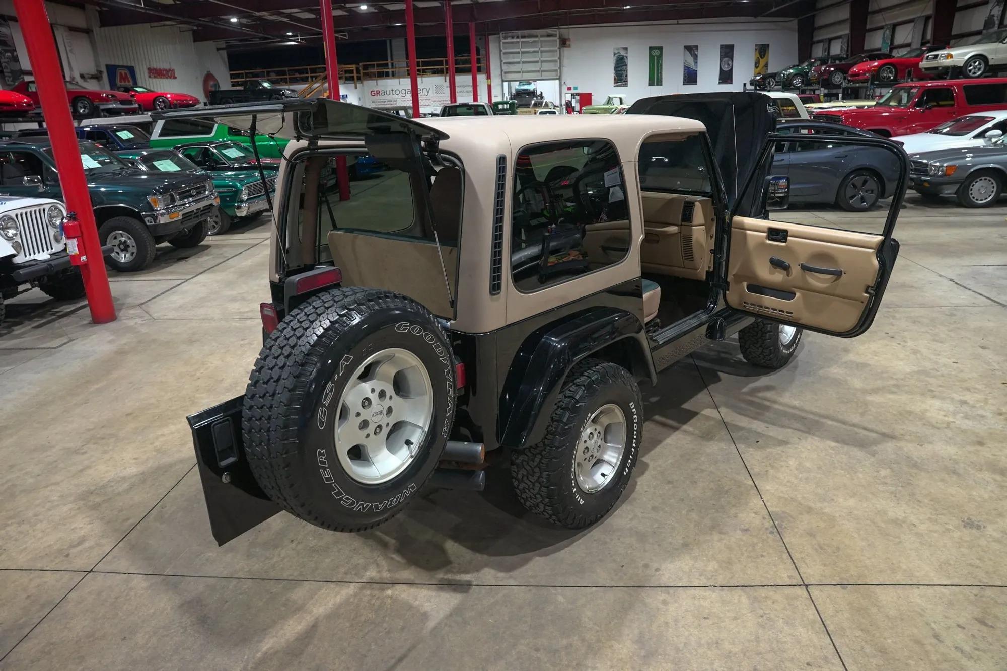 2002 Jeep Wrangler Sahara Edition