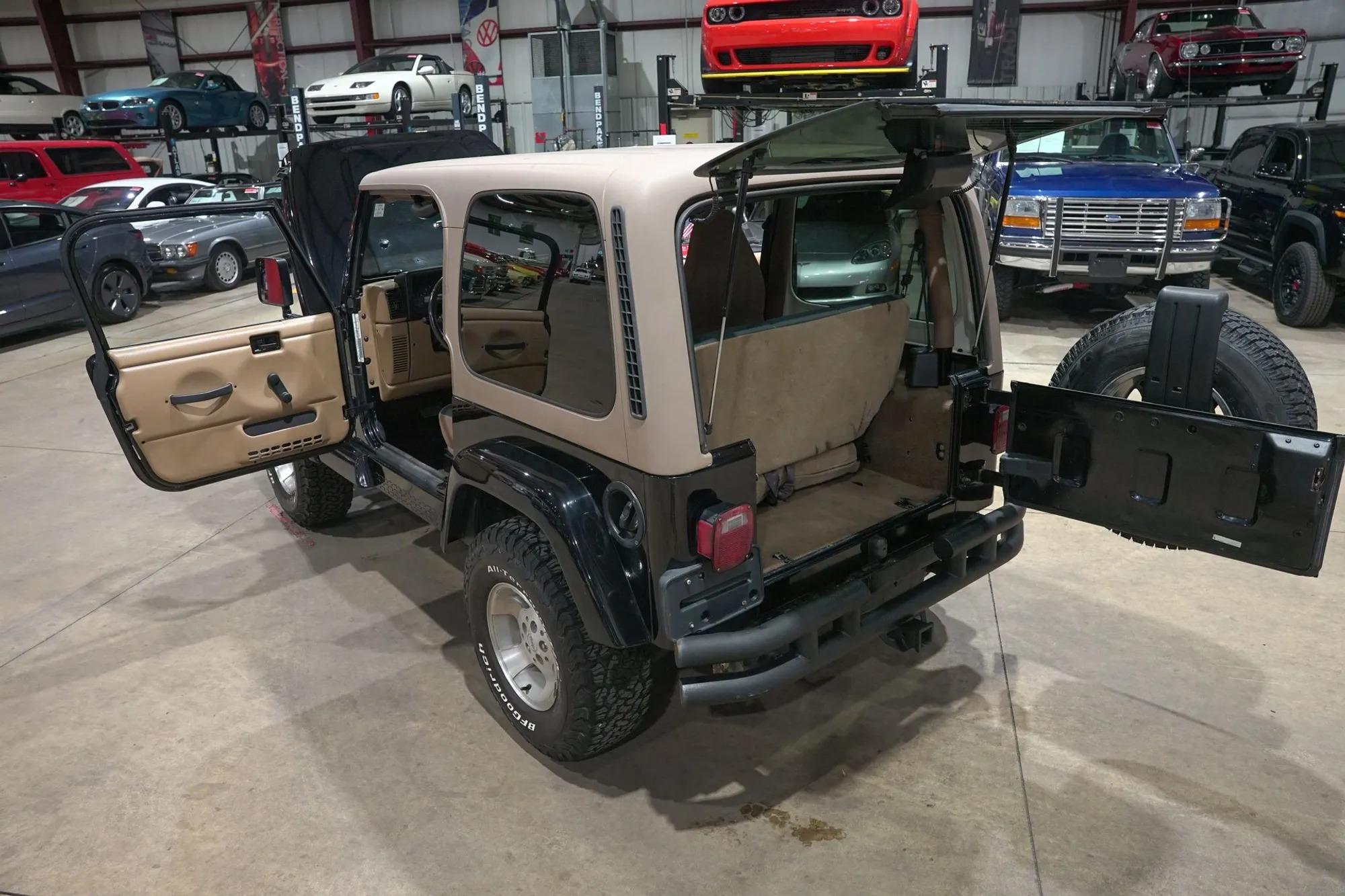 2002 Jeep Wrangler Sahara Edition