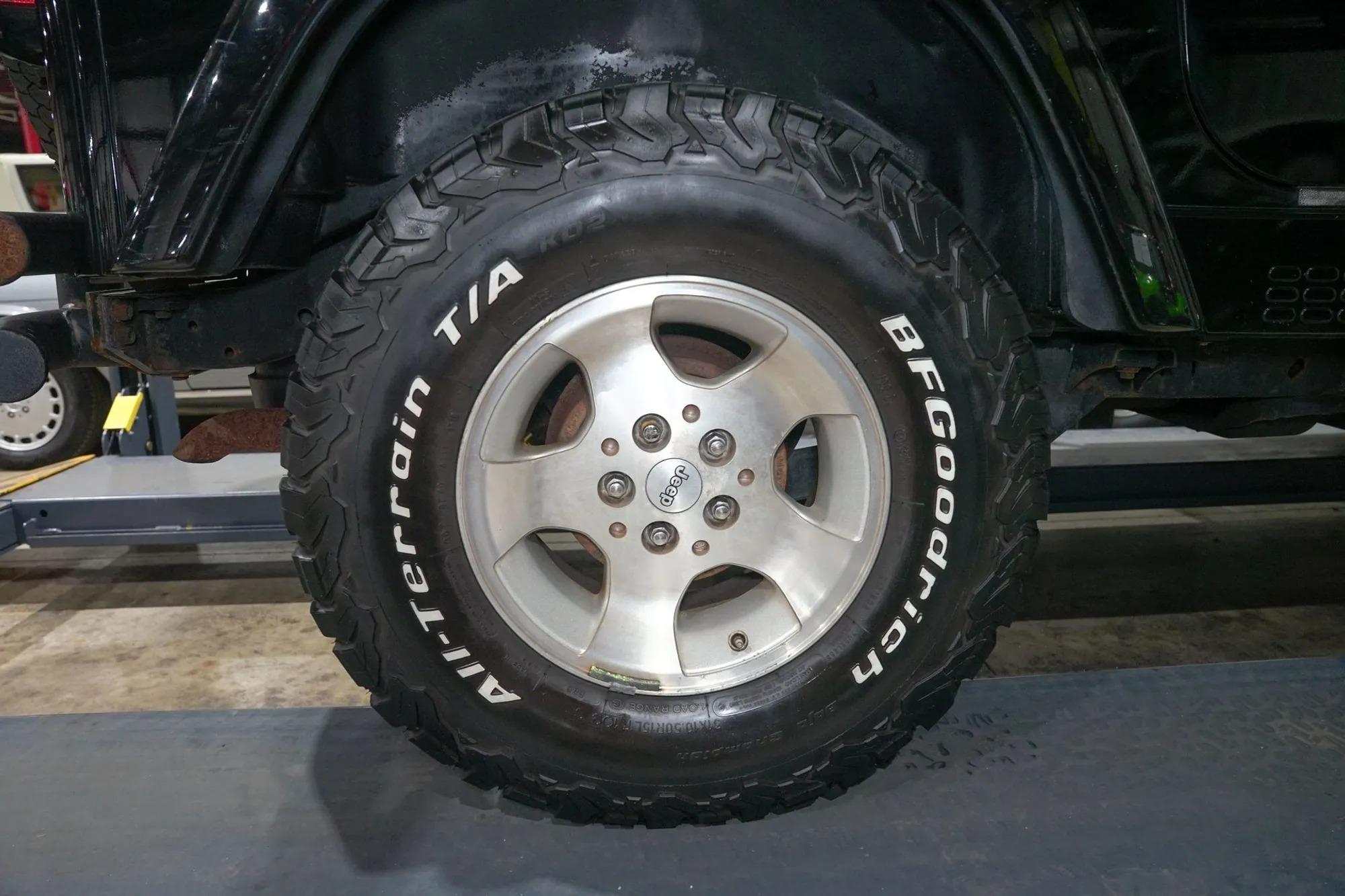 2002 Jeep Wrangler Sahara Edition