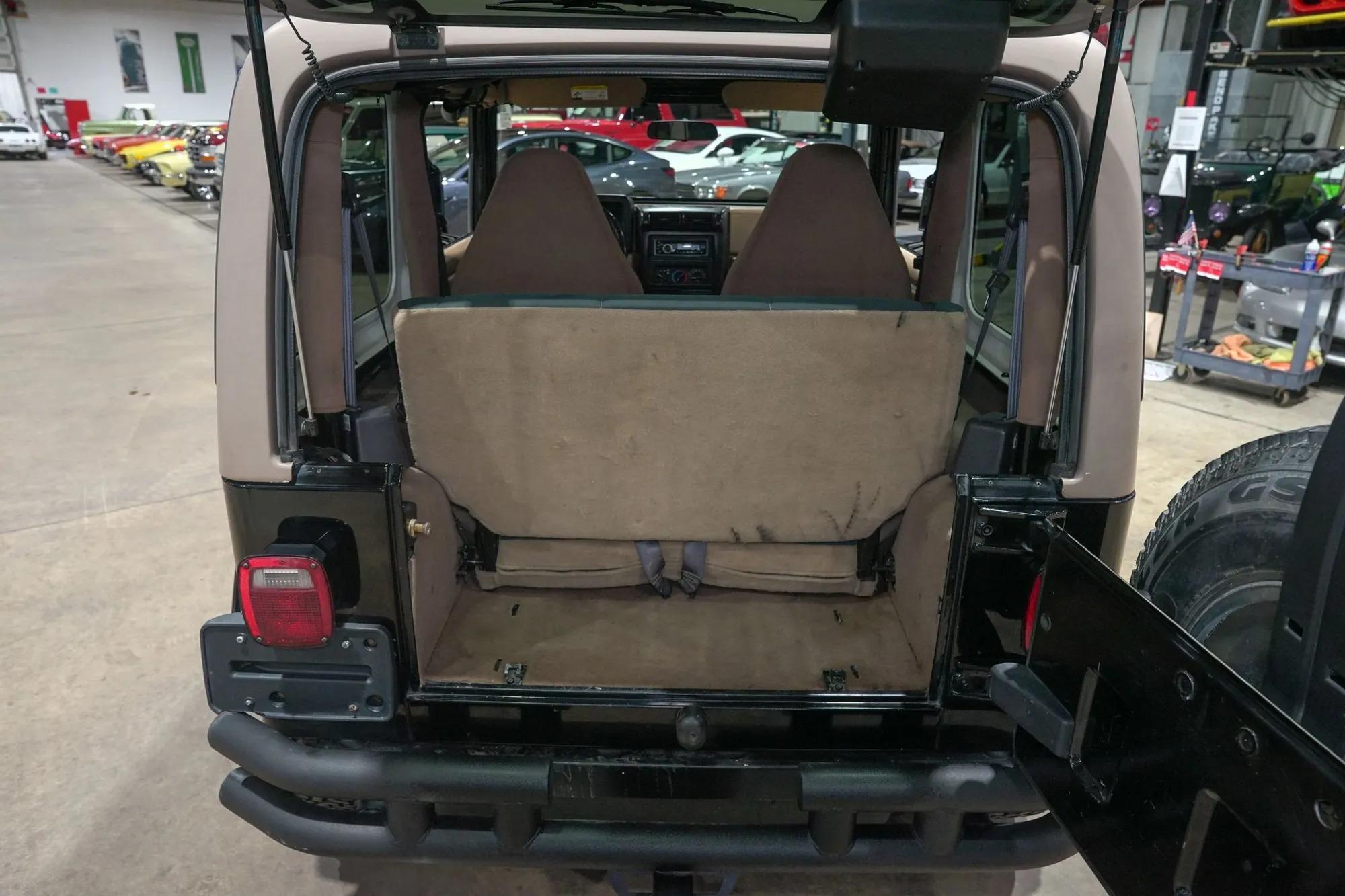 2002 Jeep Wrangler Sahara Edition