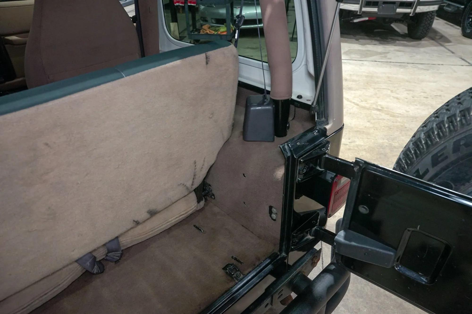 2002 Jeep Wrangler Sahara Edition