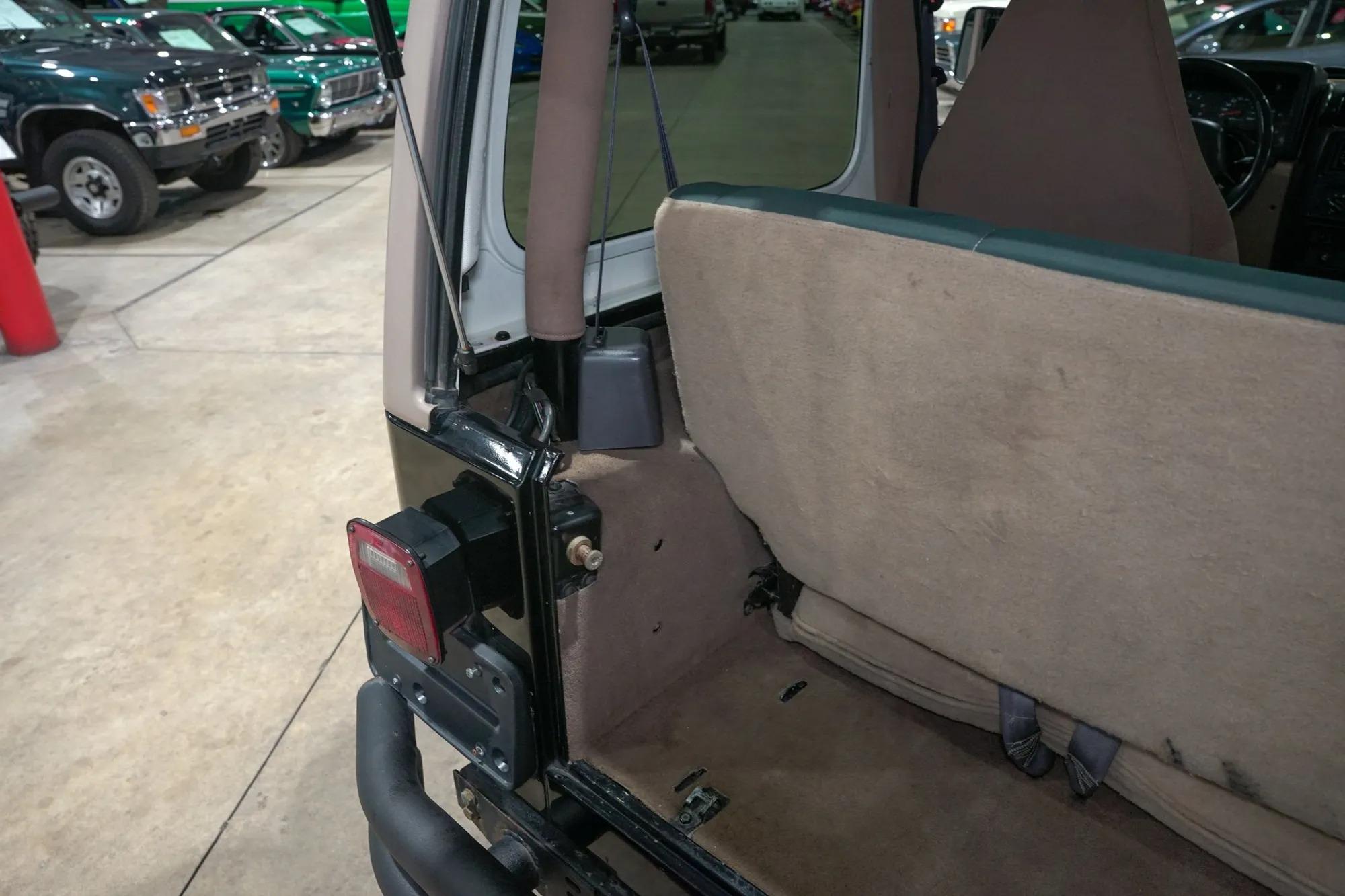2002 Jeep Wrangler Sahara Edition