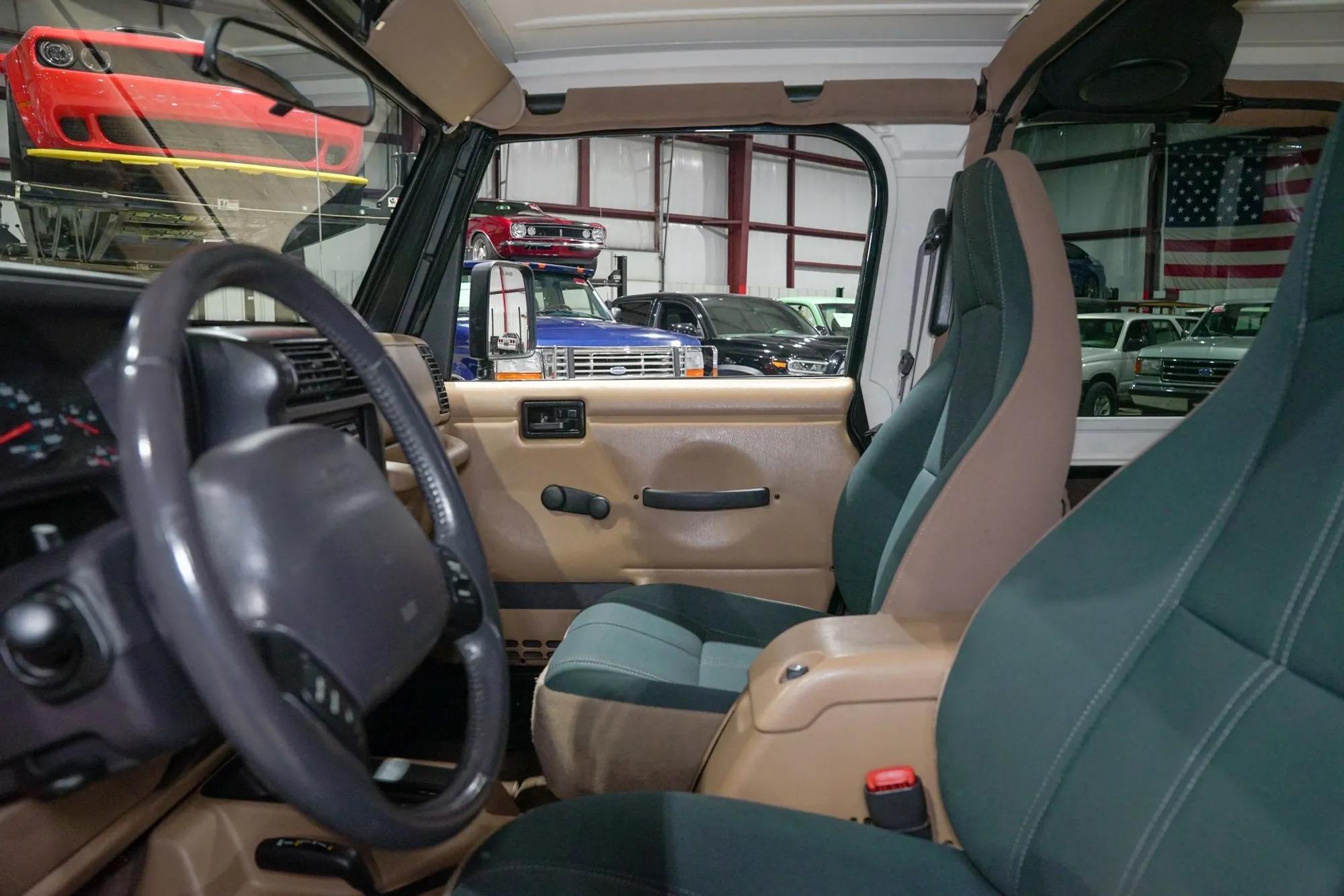 2002 Jeep Wrangler Sahara Edition