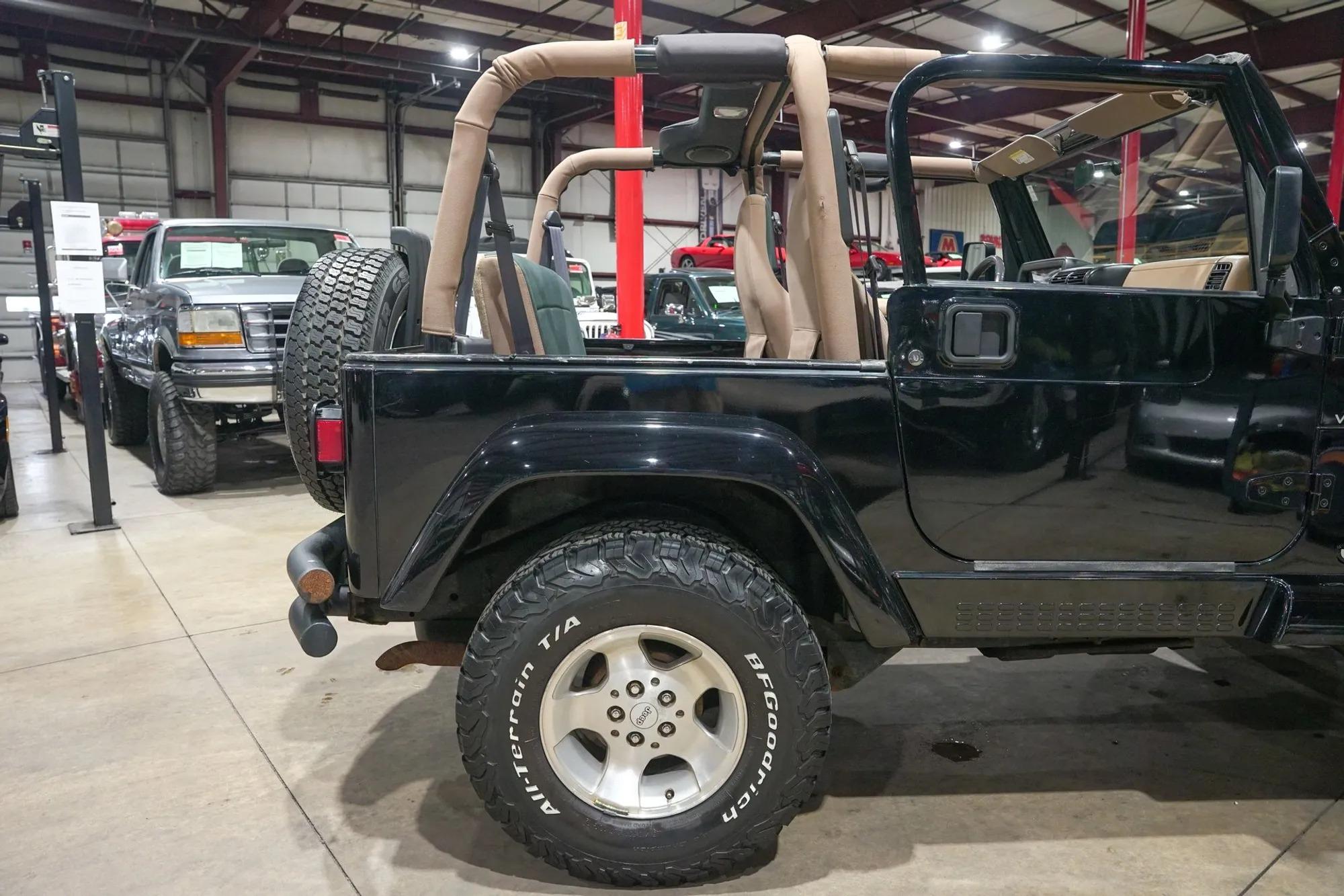 2002 Jeep Wrangler Sahara Edition