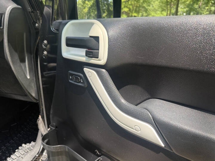 2011 Jeep Wrangler Unlimited Sahara