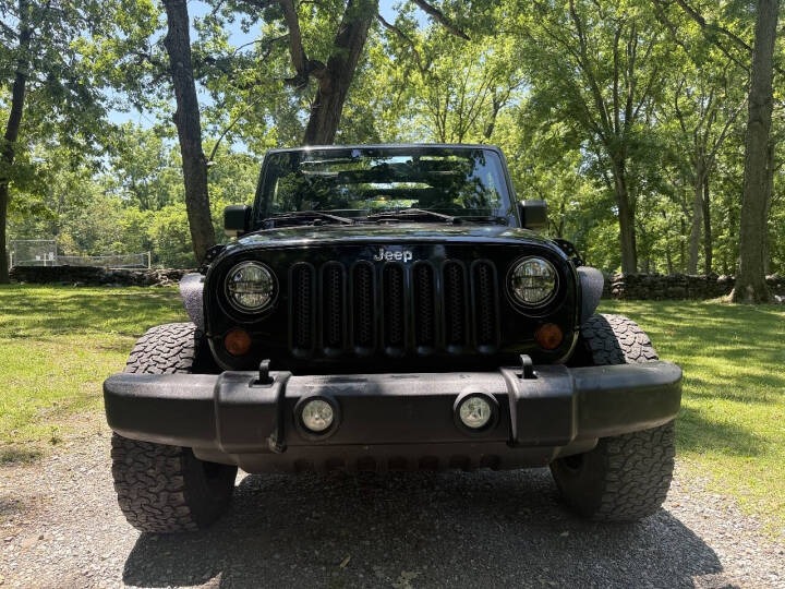 2011 Jeep Wrangler Unlimited Sahara - 4