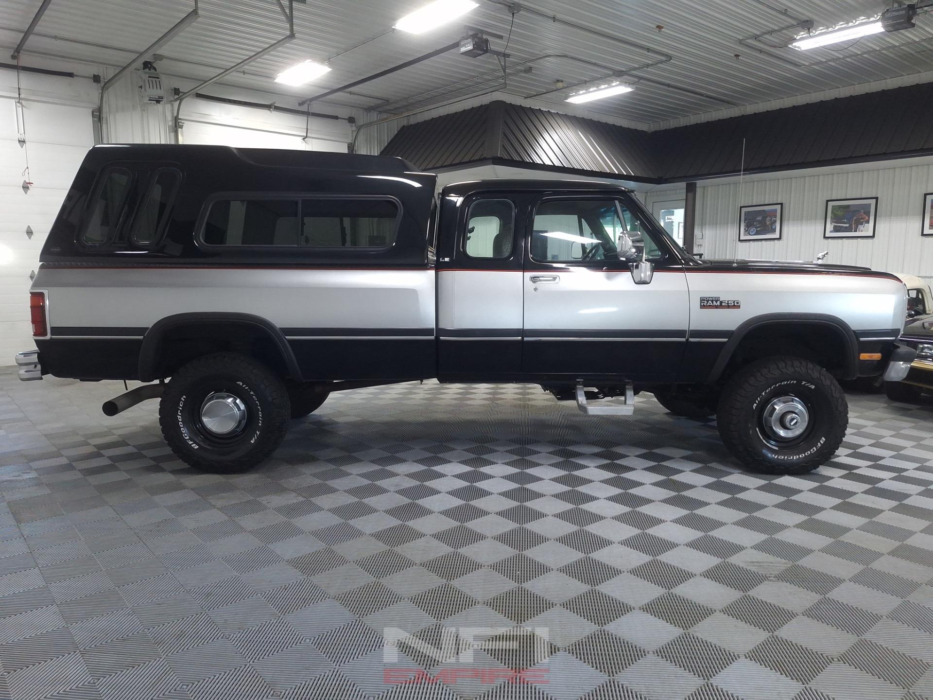 1993 Dodge W250 Club Cab - 2