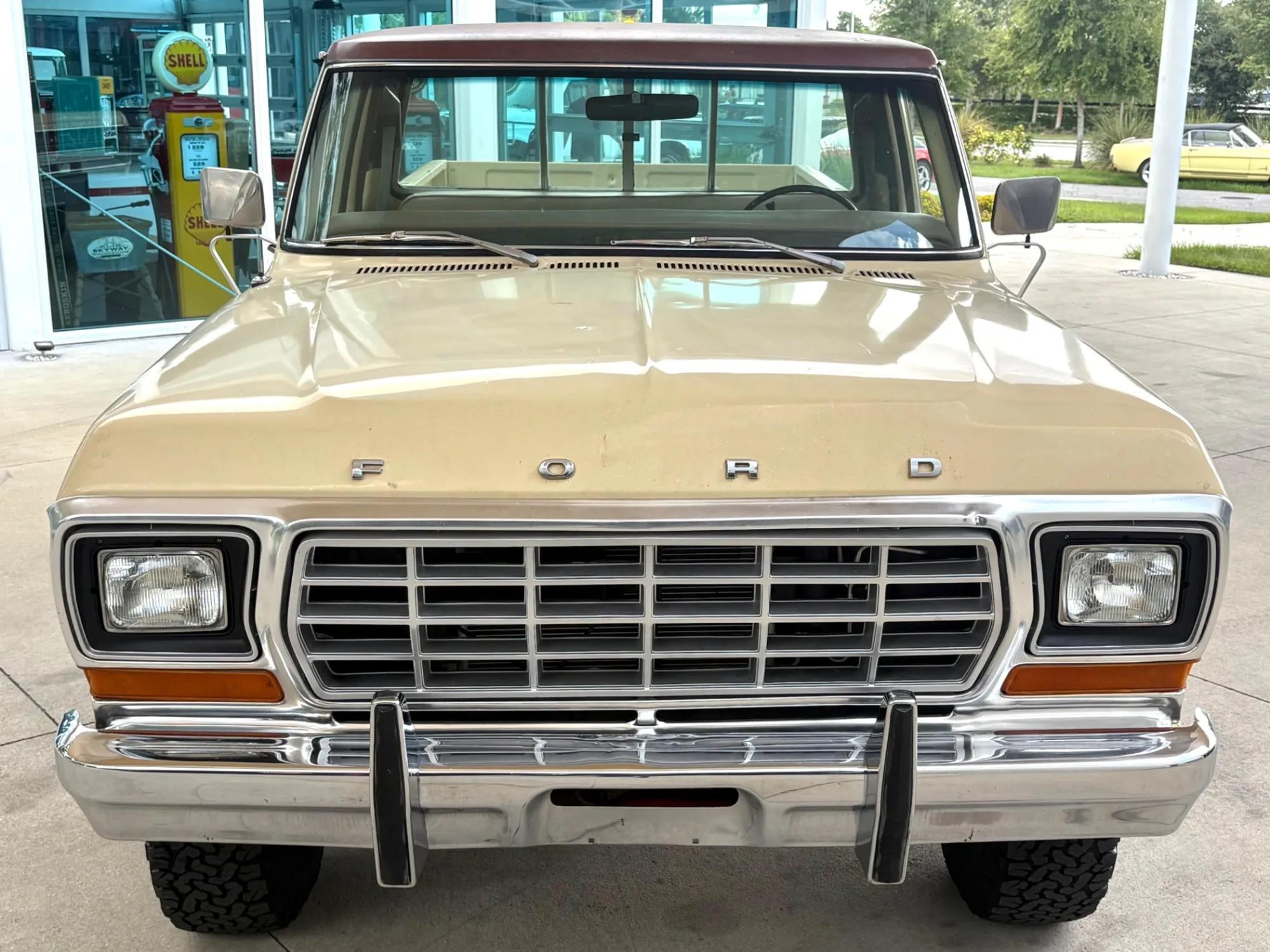 1979 Ford F150 Ranger XLT - 2