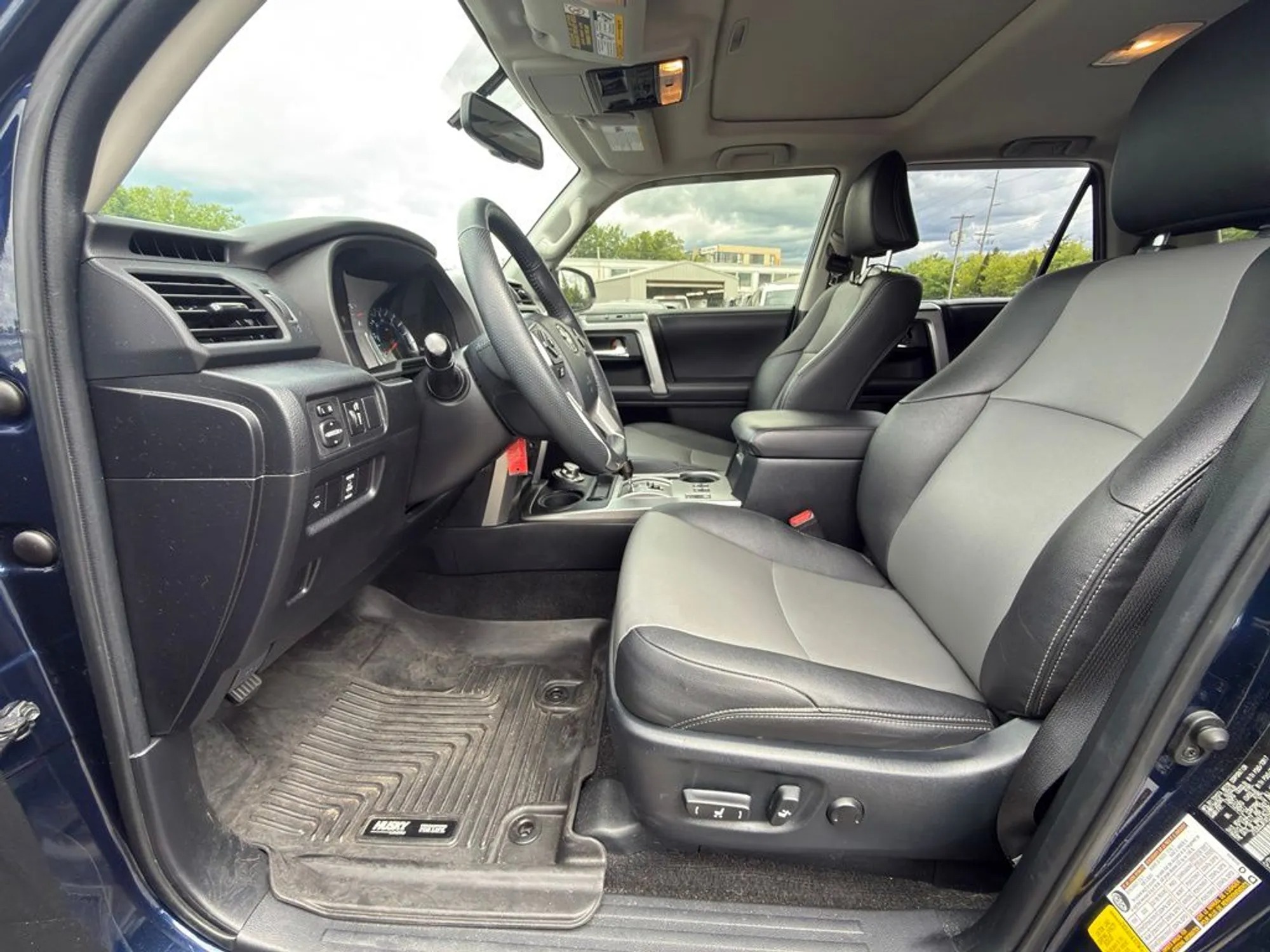 2019 Toyota 4Runner SR5 Premium - 4