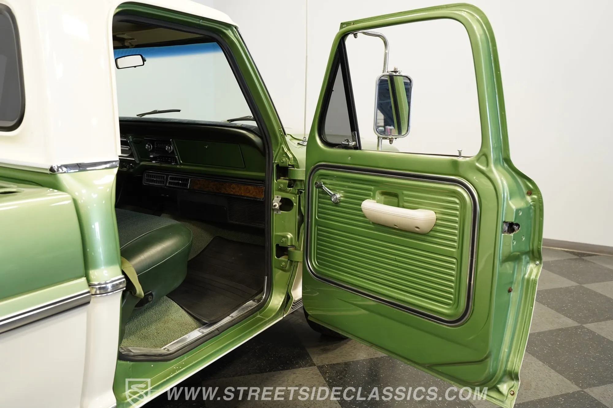 1972 Ford F-100 Sport Custom
