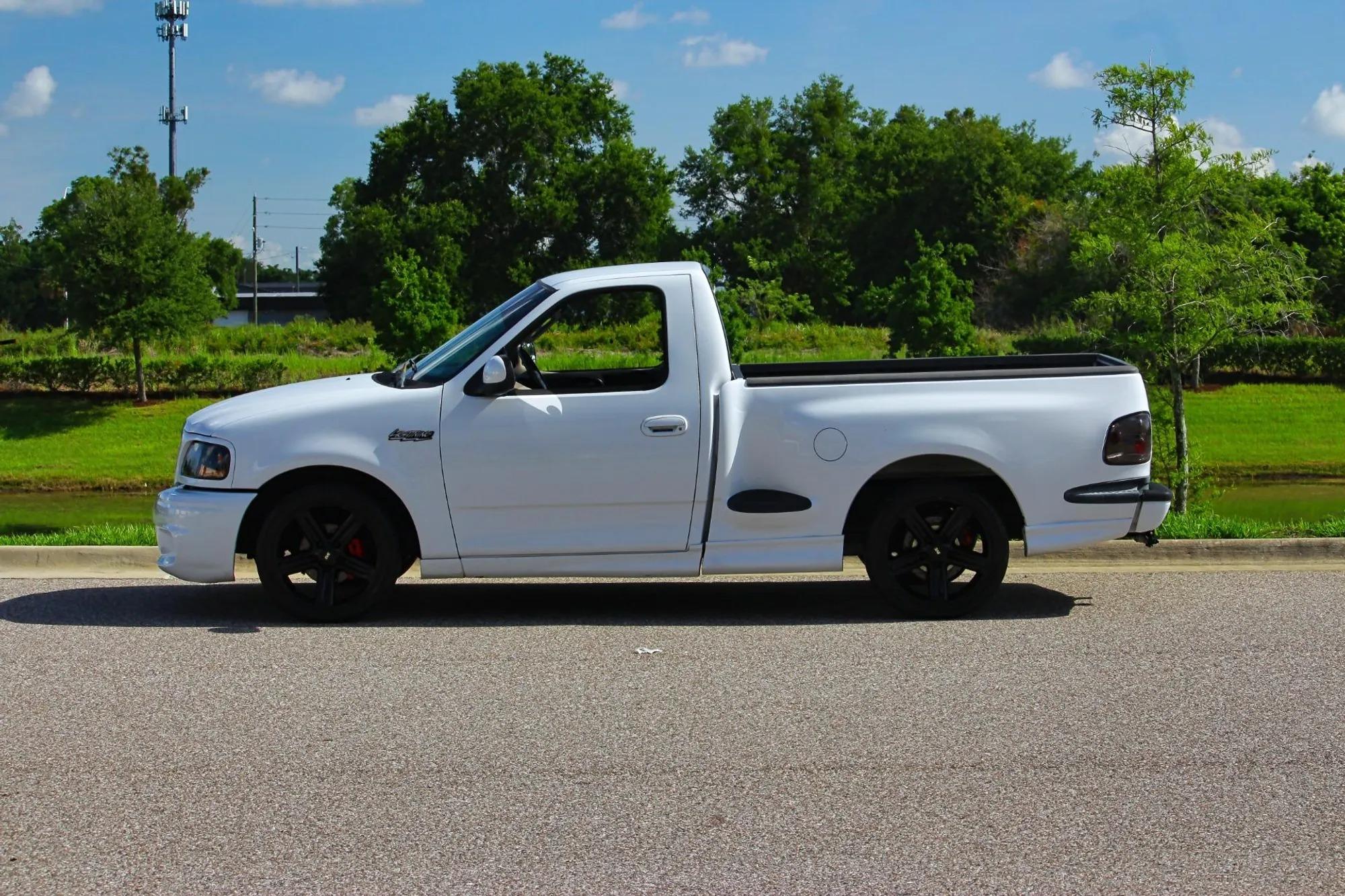2003 Ford F-150 SVT Lightning - 2