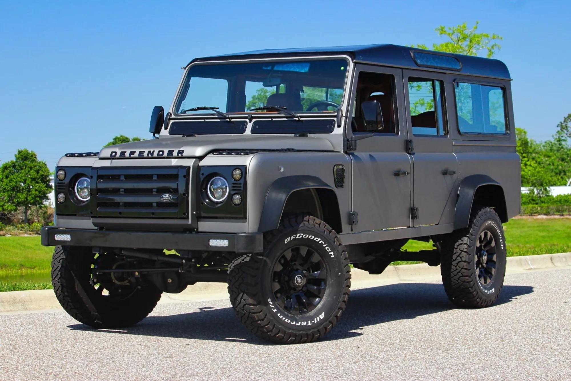  Land Rover Defender