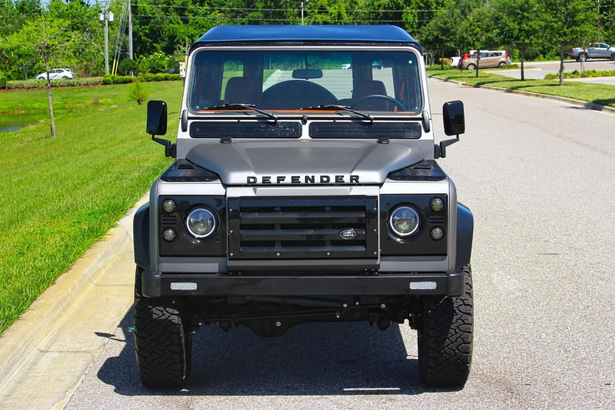 1997 Land Rover Defender 110 Station Wagon - 4