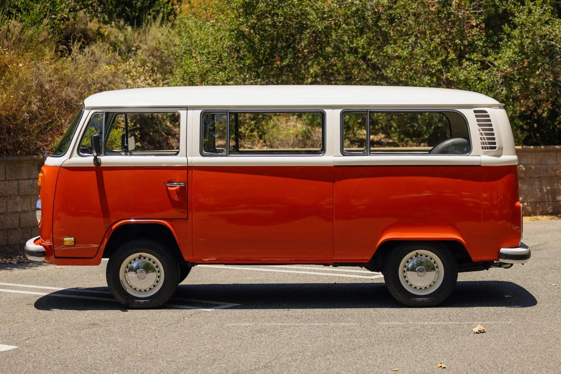 1975 Volkswagen Type 2 Center Isle - 2