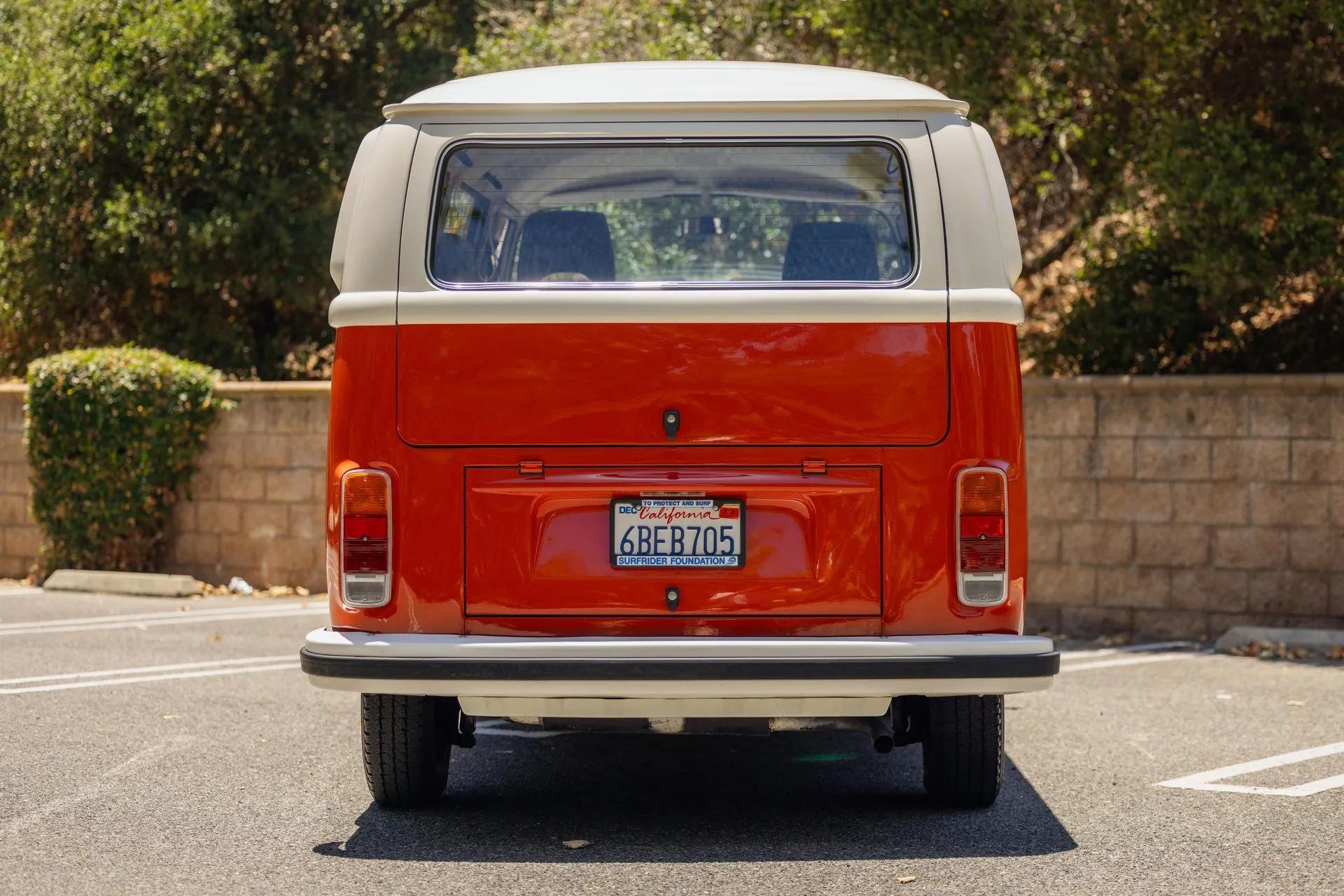 1975 Volkswagen Type 2 Center Isle - 4
