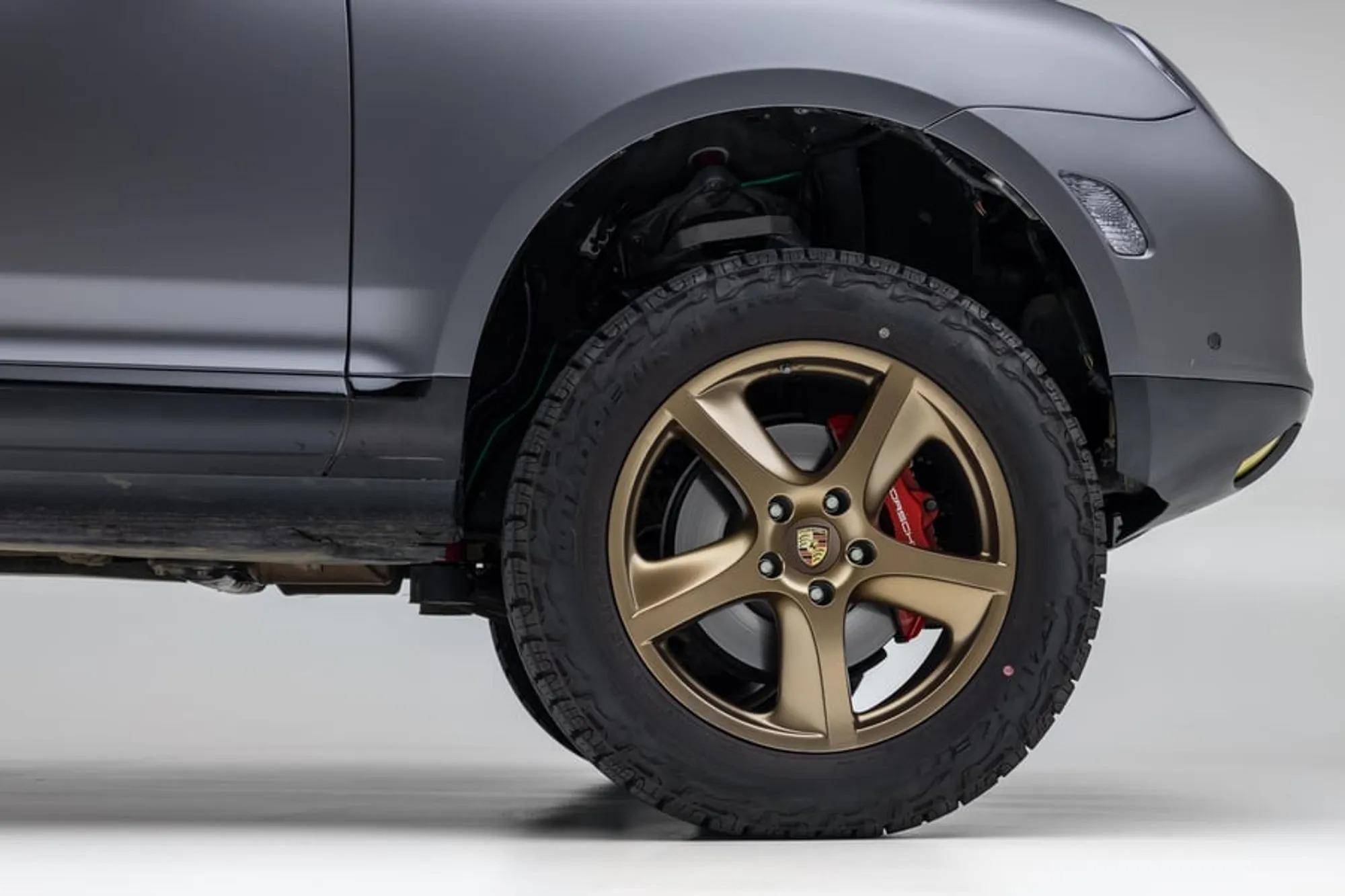 Modified 2003 Porsche Cayenne Turbo