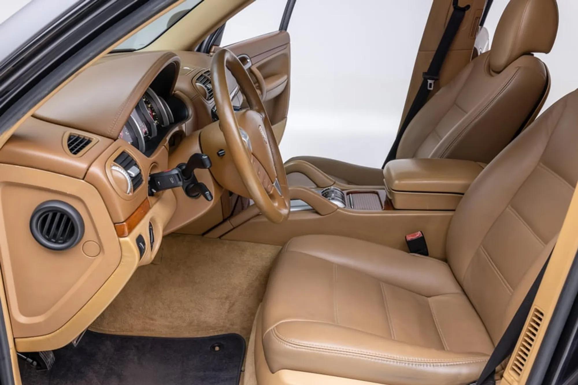 Modified 2003 Porsche Cayenne Turbo