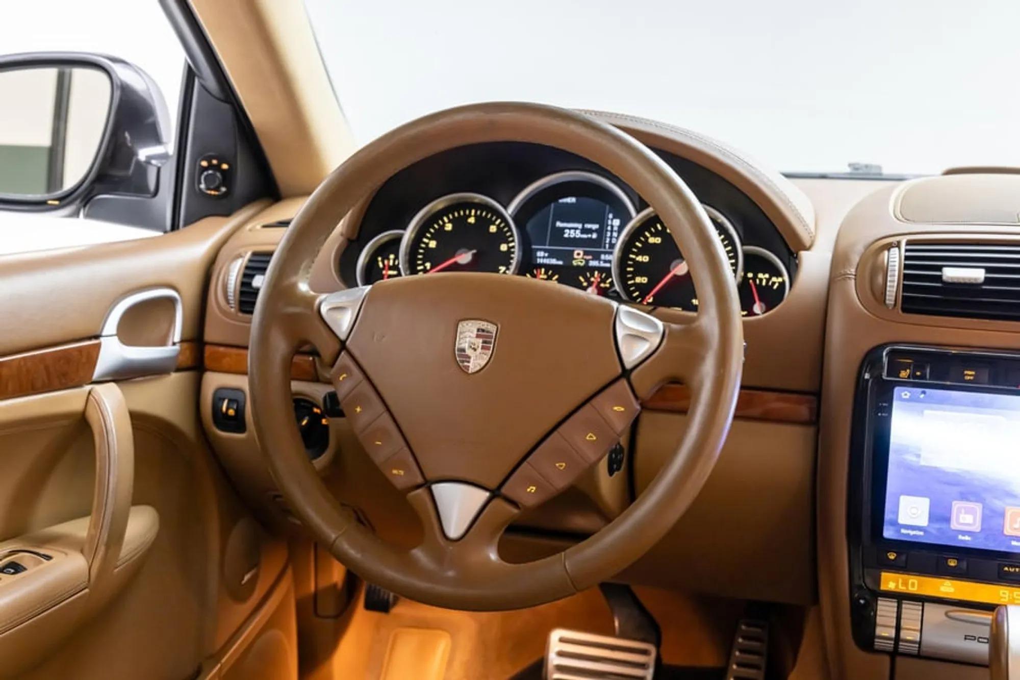 Modified 2003 Porsche Cayenne Turbo