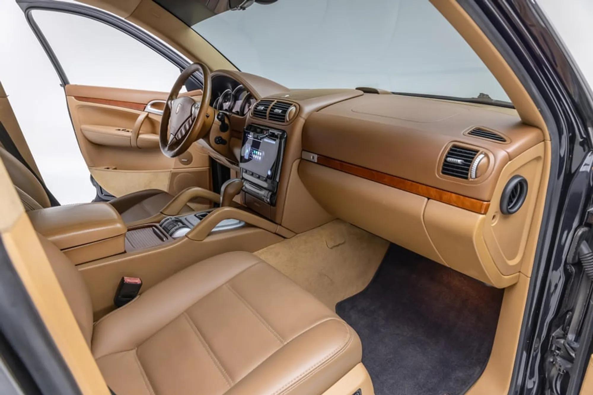 Modified 2003 Porsche Cayenne Turbo