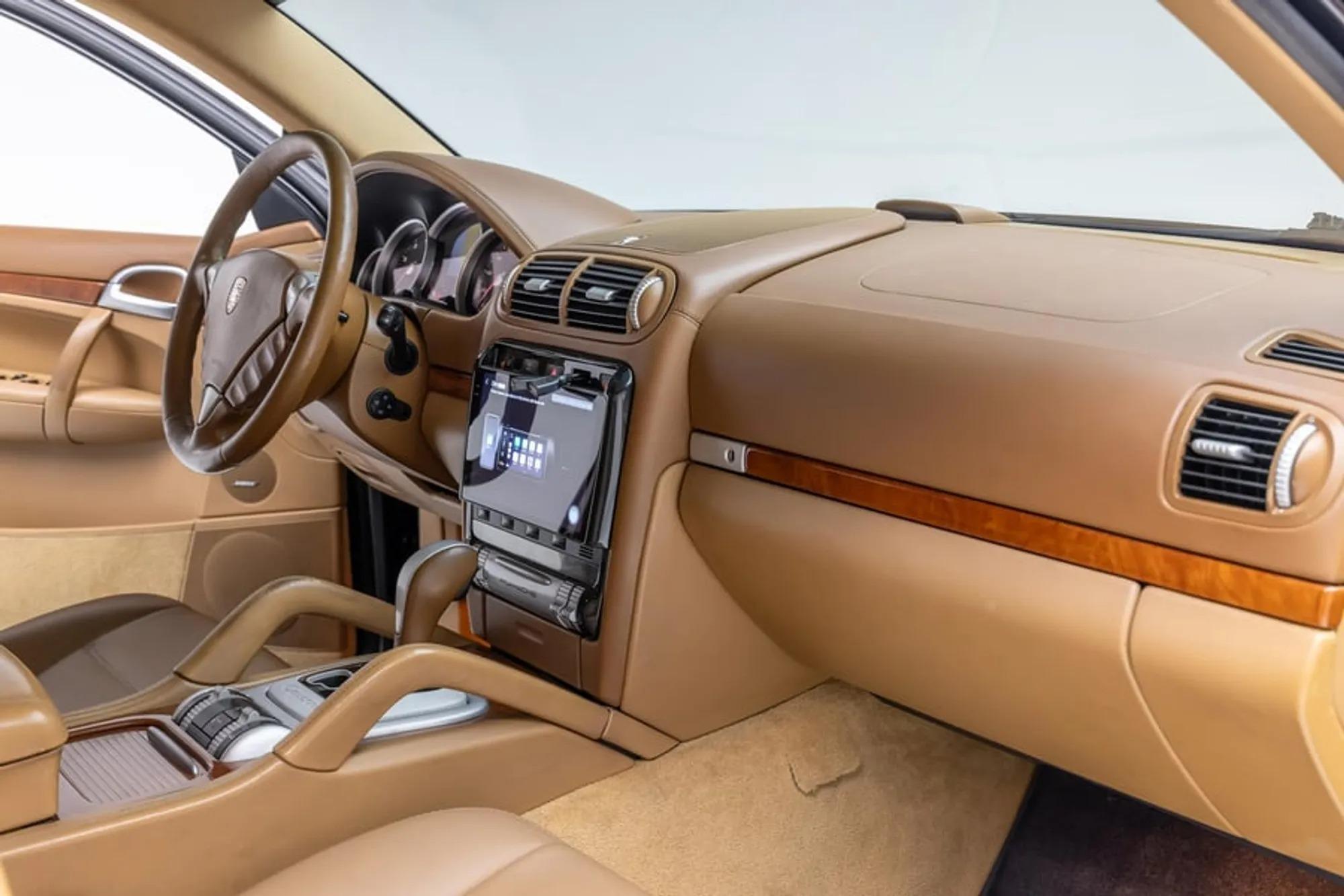 Modified 2003 Porsche Cayenne Turbo