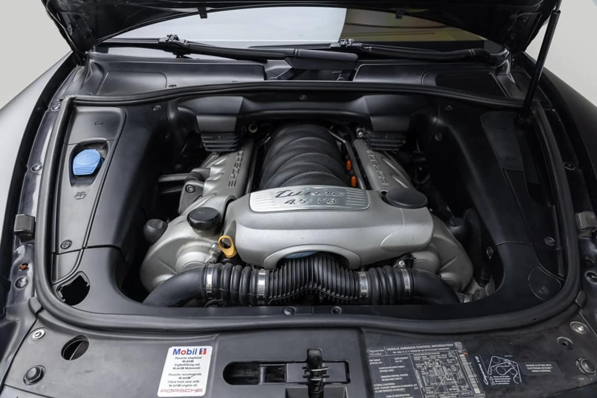 Modified 2003 Porsche Cayenne Turbo