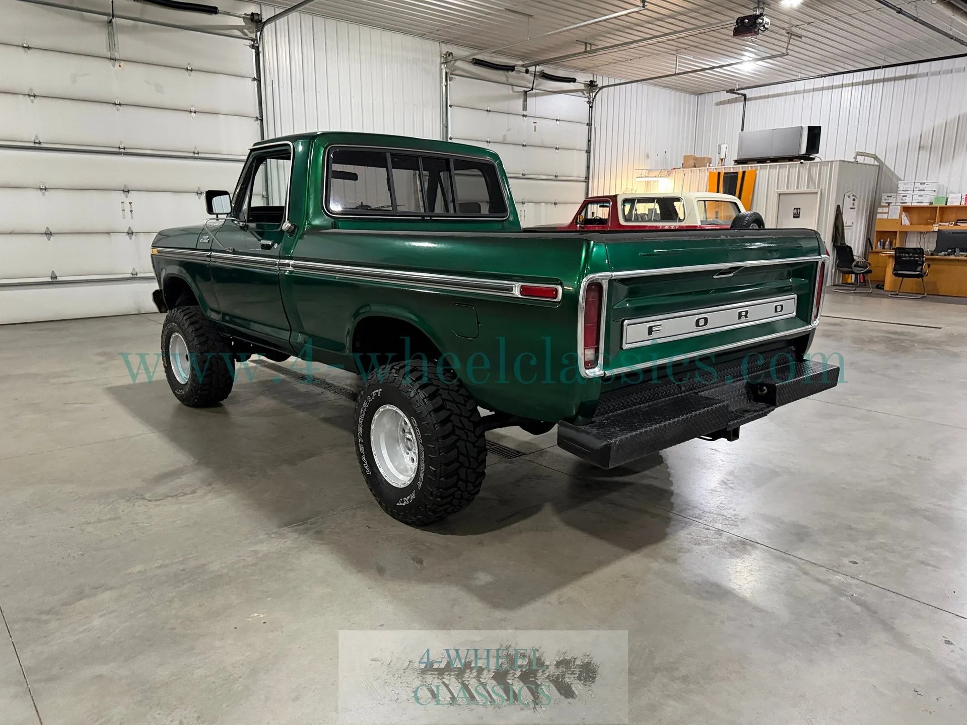 1977 Ford F-150 Short Box Ranger - 3
