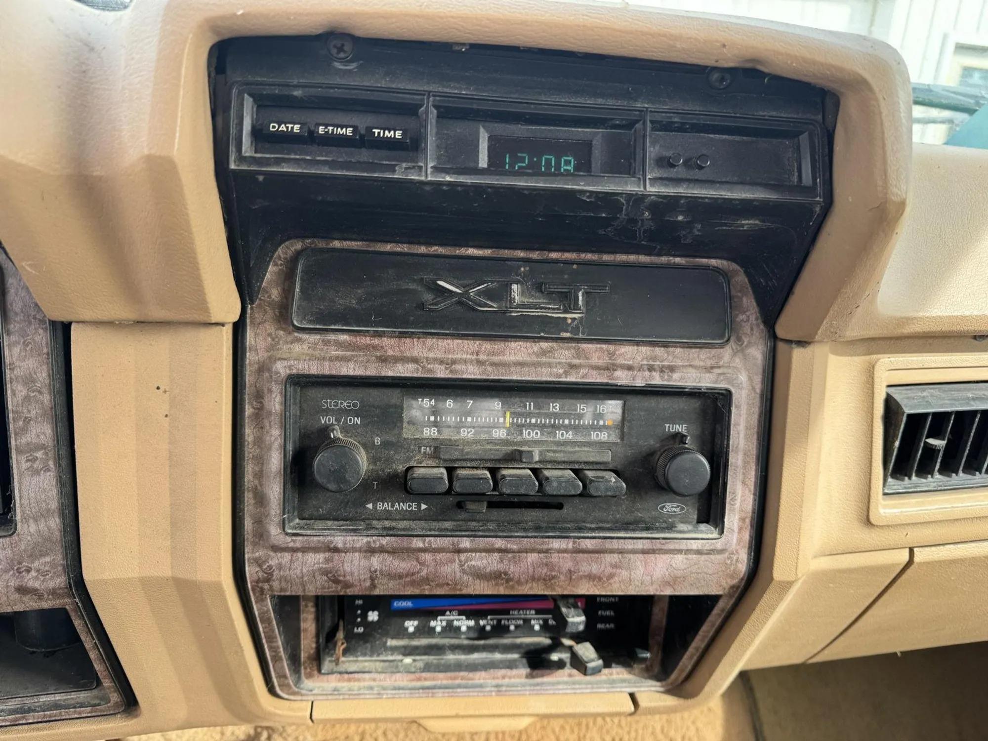 1985 Ford F-150 XLT Lariat 4×4