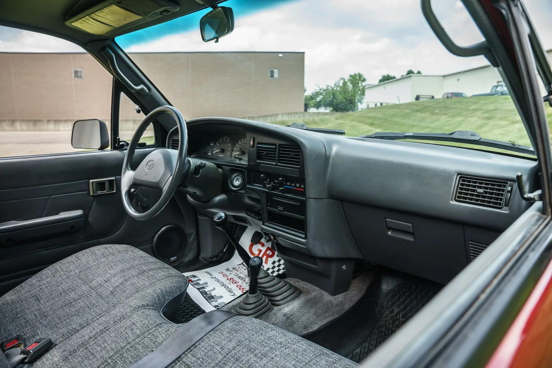 1994 Toyota Pickup DLX