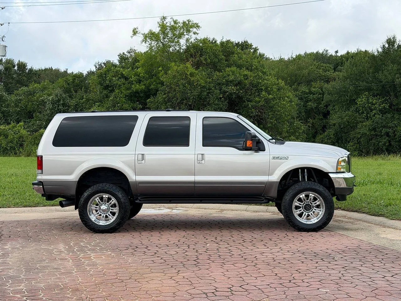 2002 Ford Excursion XLT - 5