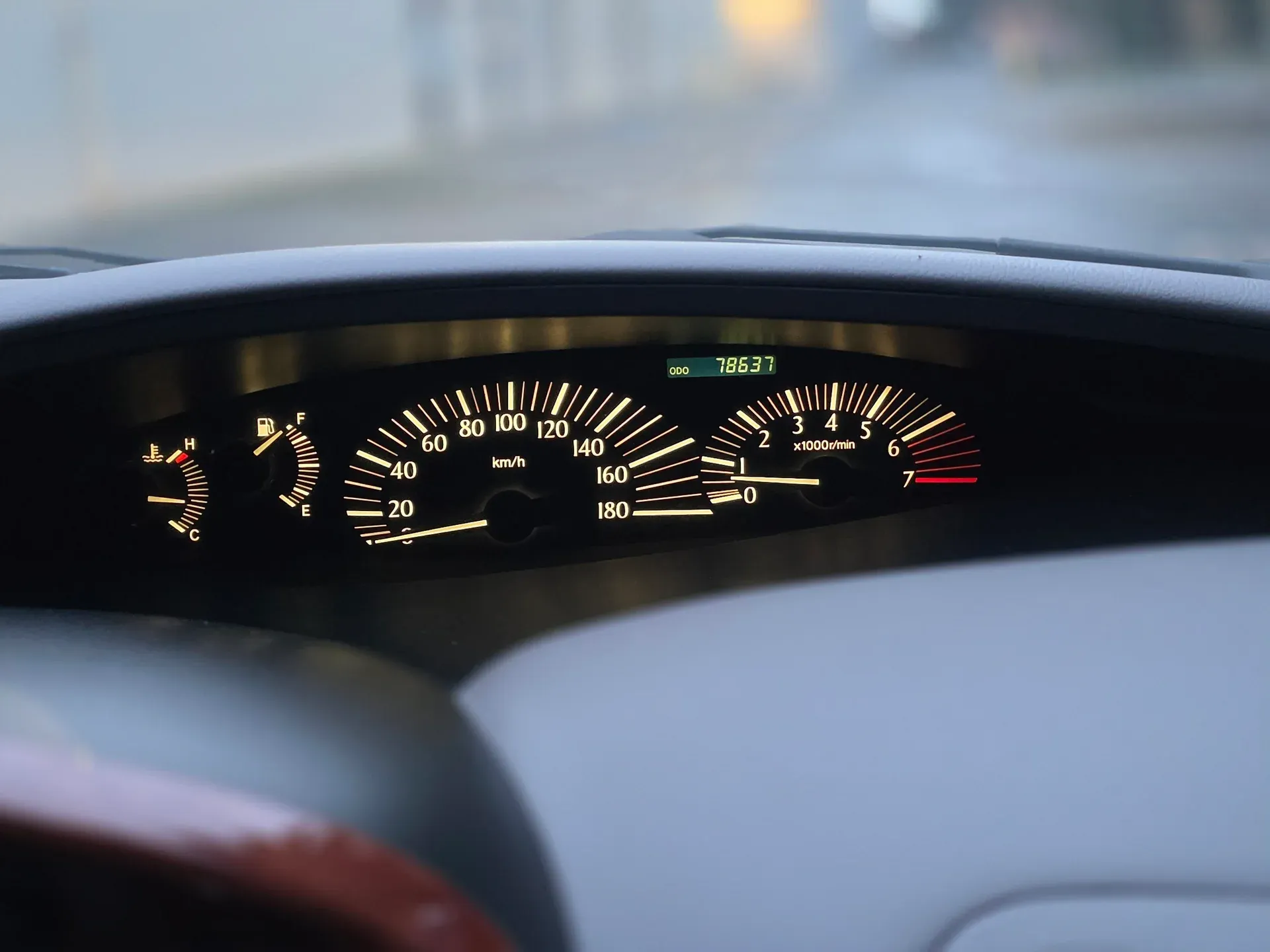 2000 Toyota Estima L