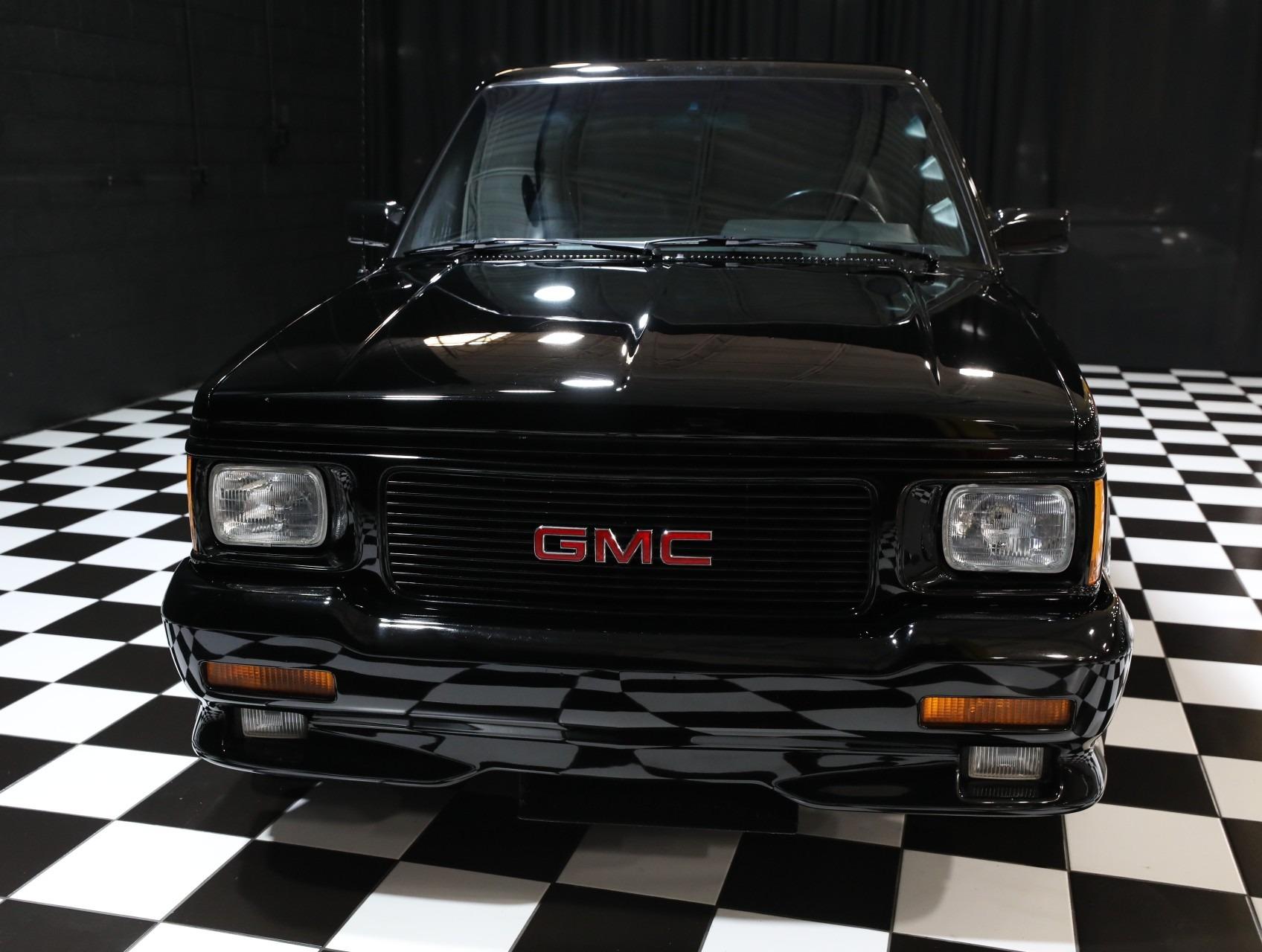 1993 GMC Typhoon - 3