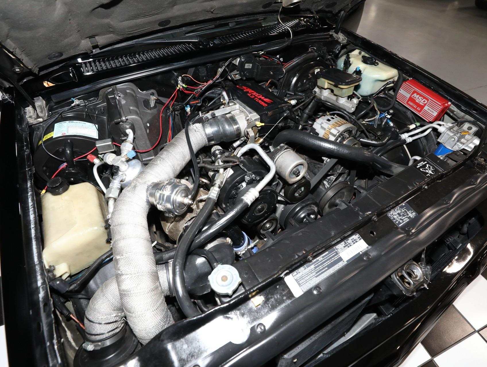 1993 GMC Typhoon - 4