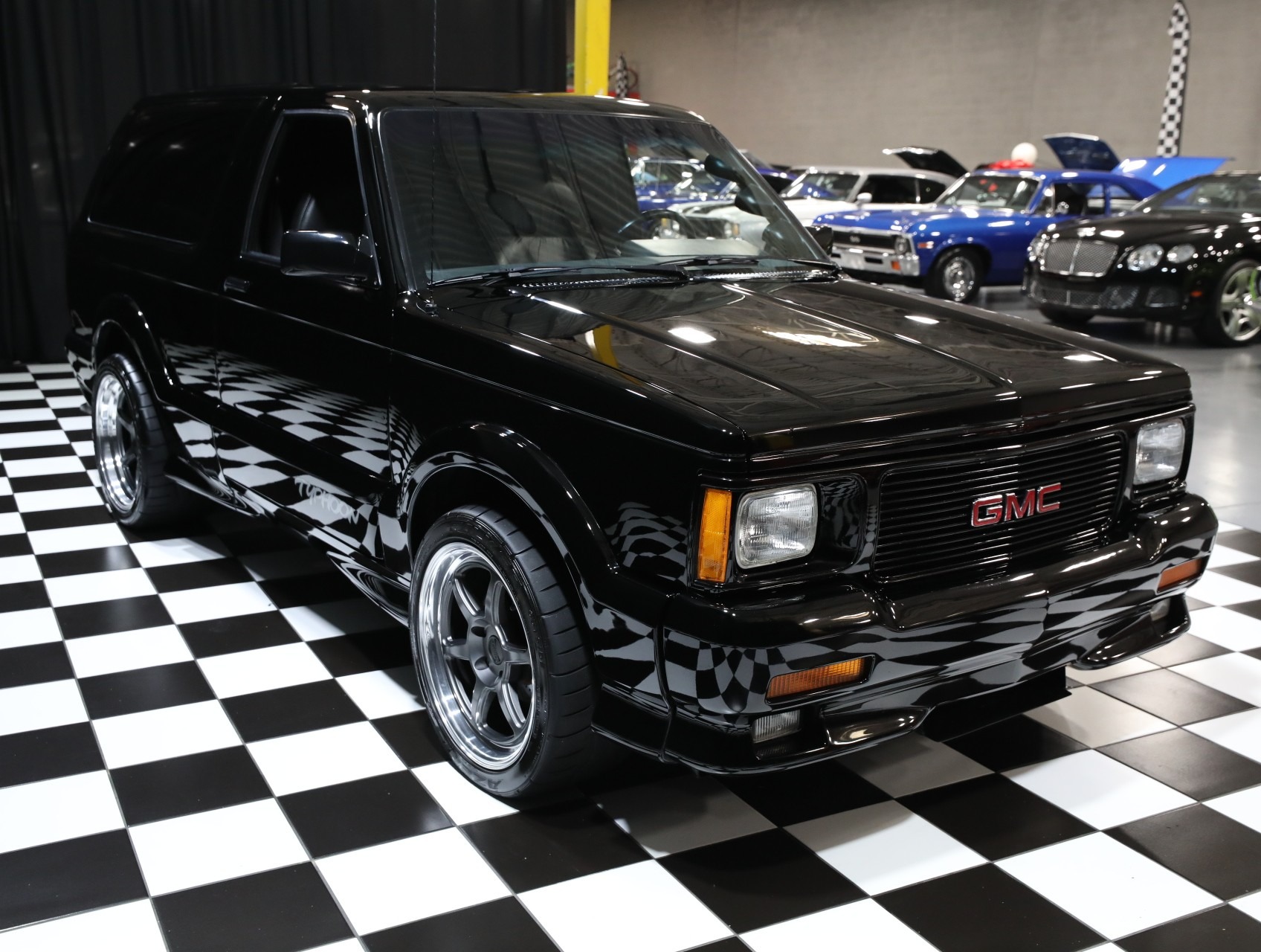  GMC Typhoon