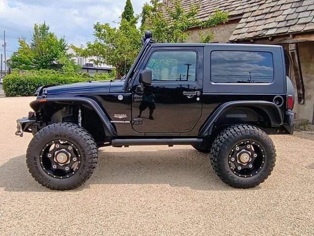 2010 Jeep Wrangler Sahara - 2