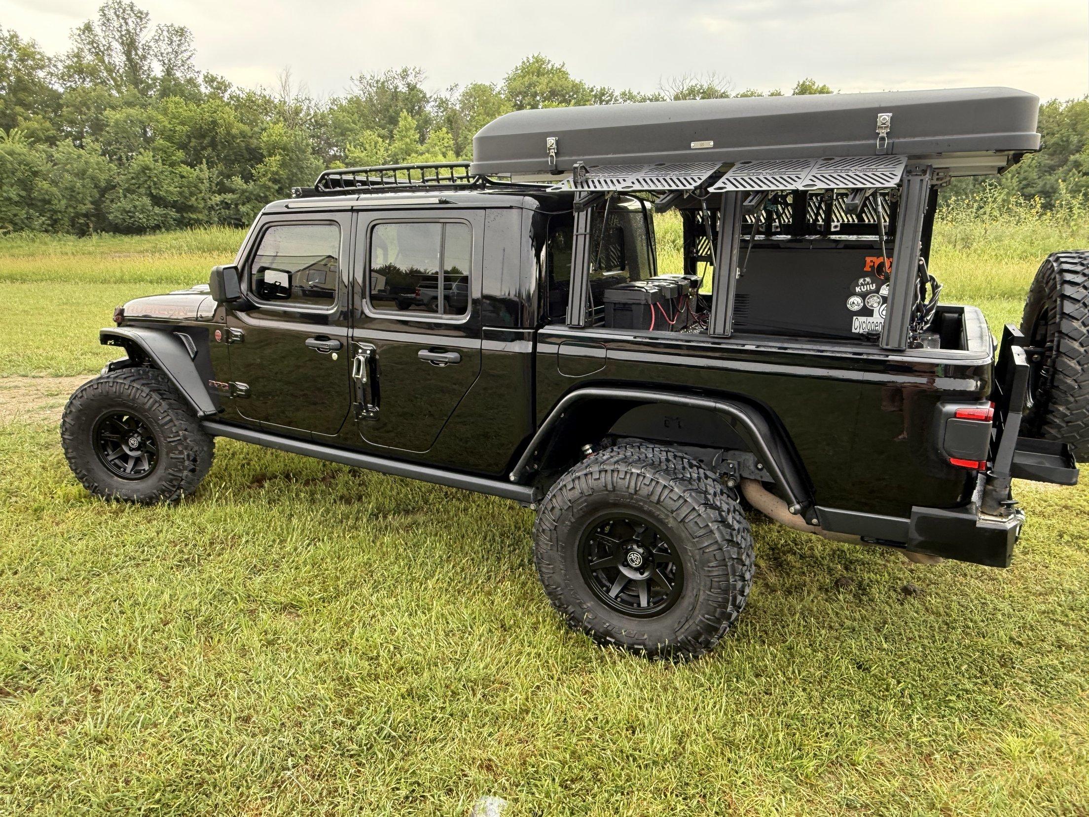 HEMI V8-Powered 2022 Jeep Gladiator
