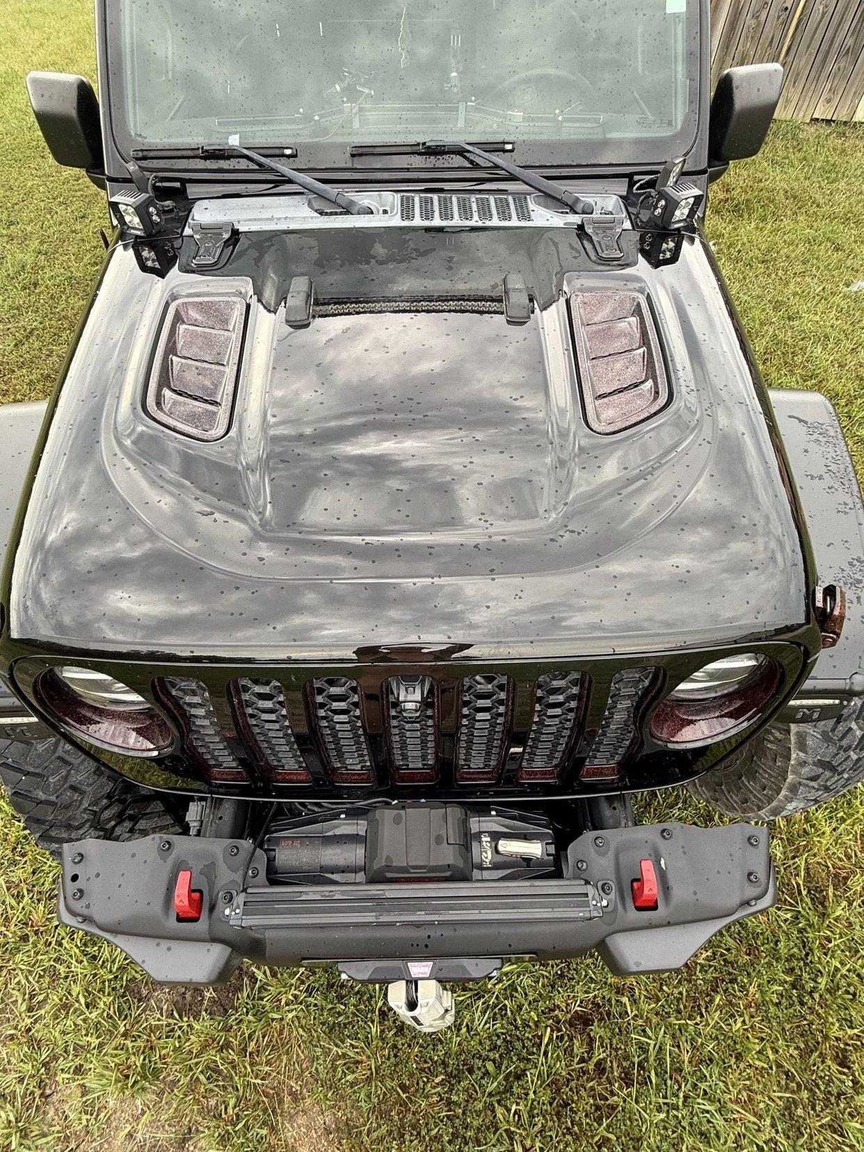 HEMI V8-Powered 2022 Jeep Gladiator
